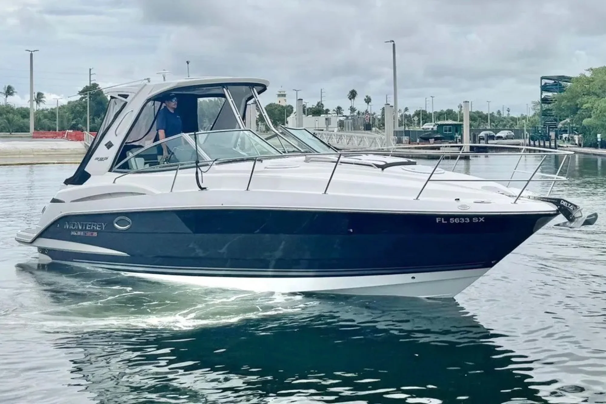 2021 Monterey 335 Sport Yacht - Main Image