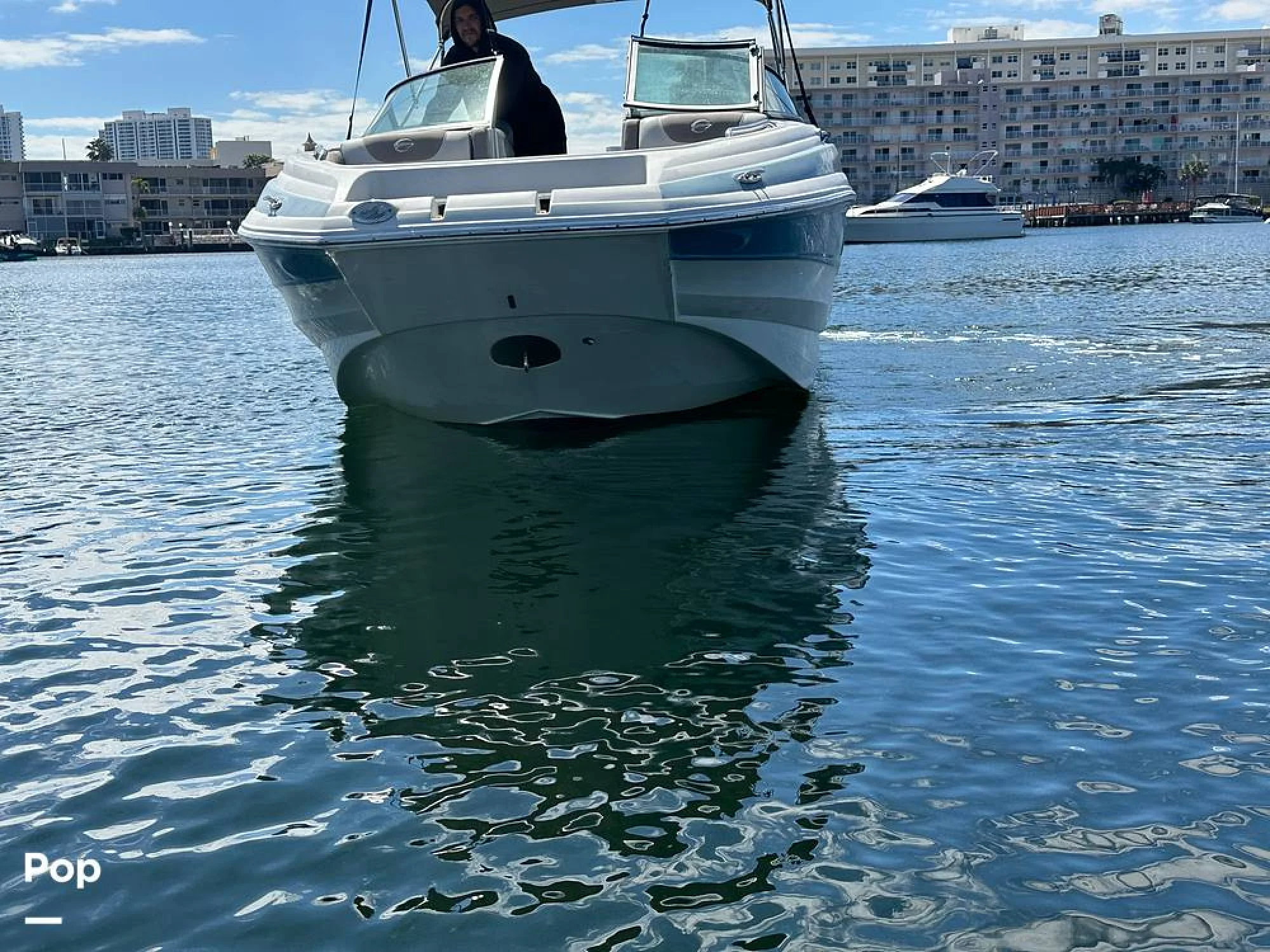 2023 Crownline E235XS - Image 3