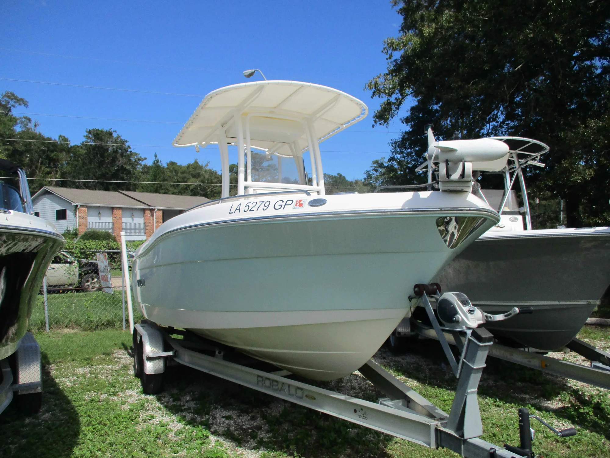ROBALO 222 