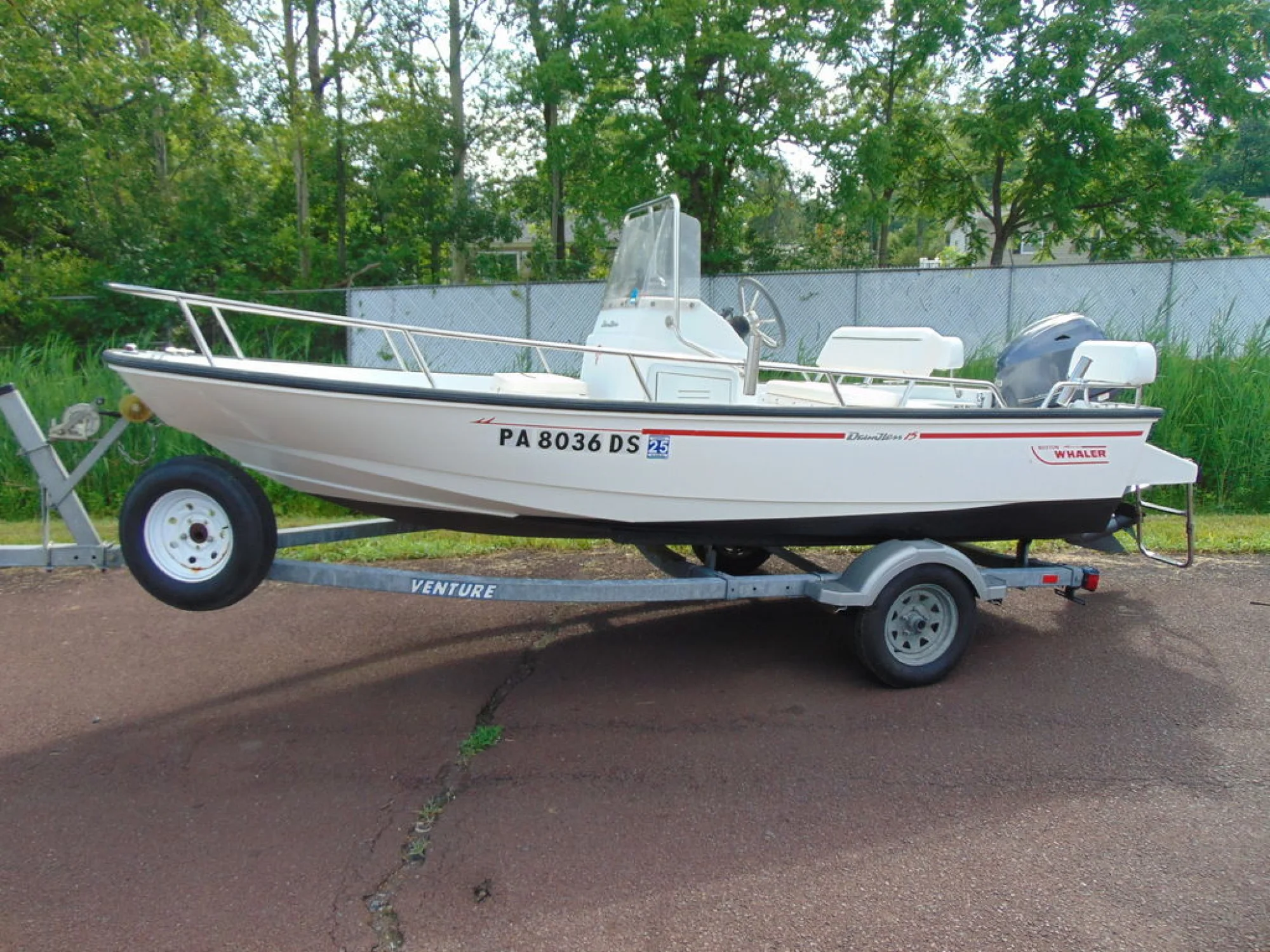 Boston Whaler 15 Dauntless