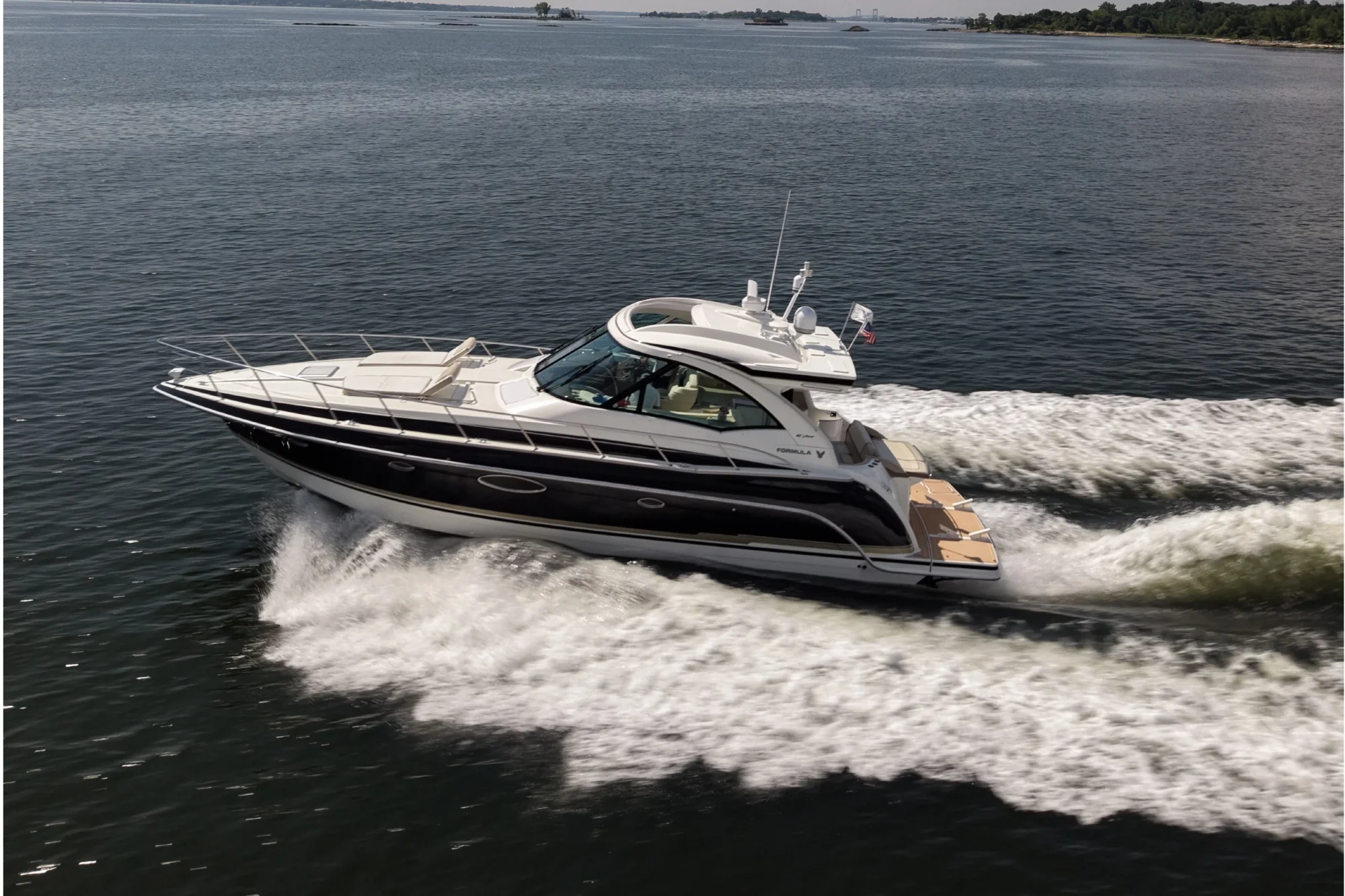 2017 Formula 45 Yacht - Image 4