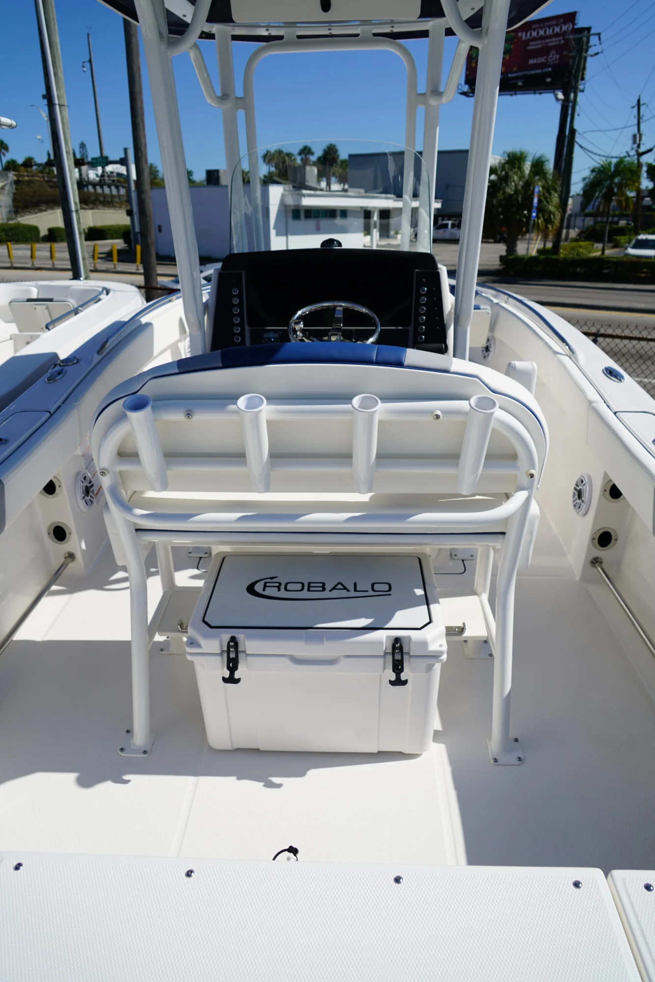 2025 ROBALO R232 EX - Image 5