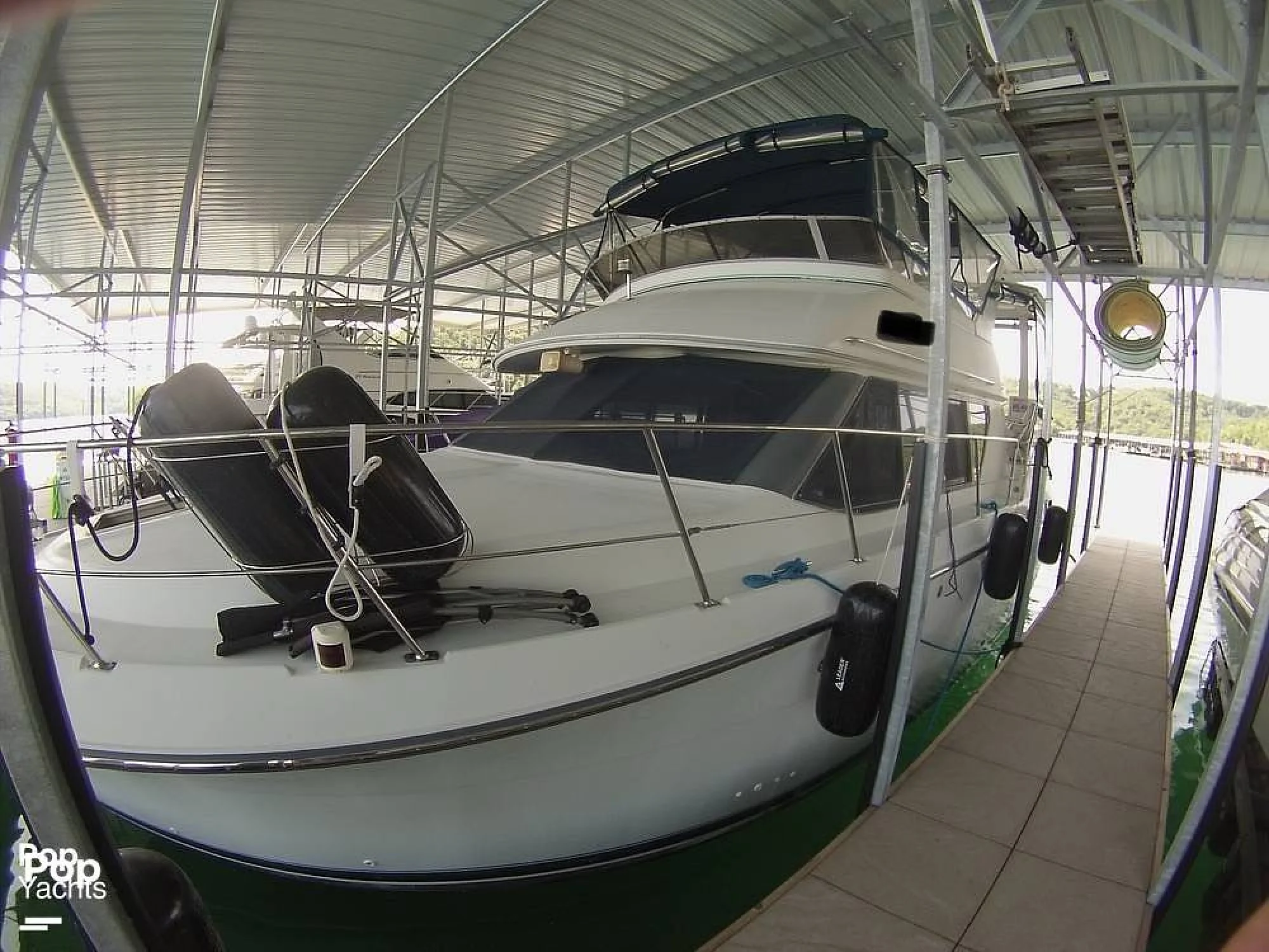 1995 Carver 370 Aft Cabin - Image 4
