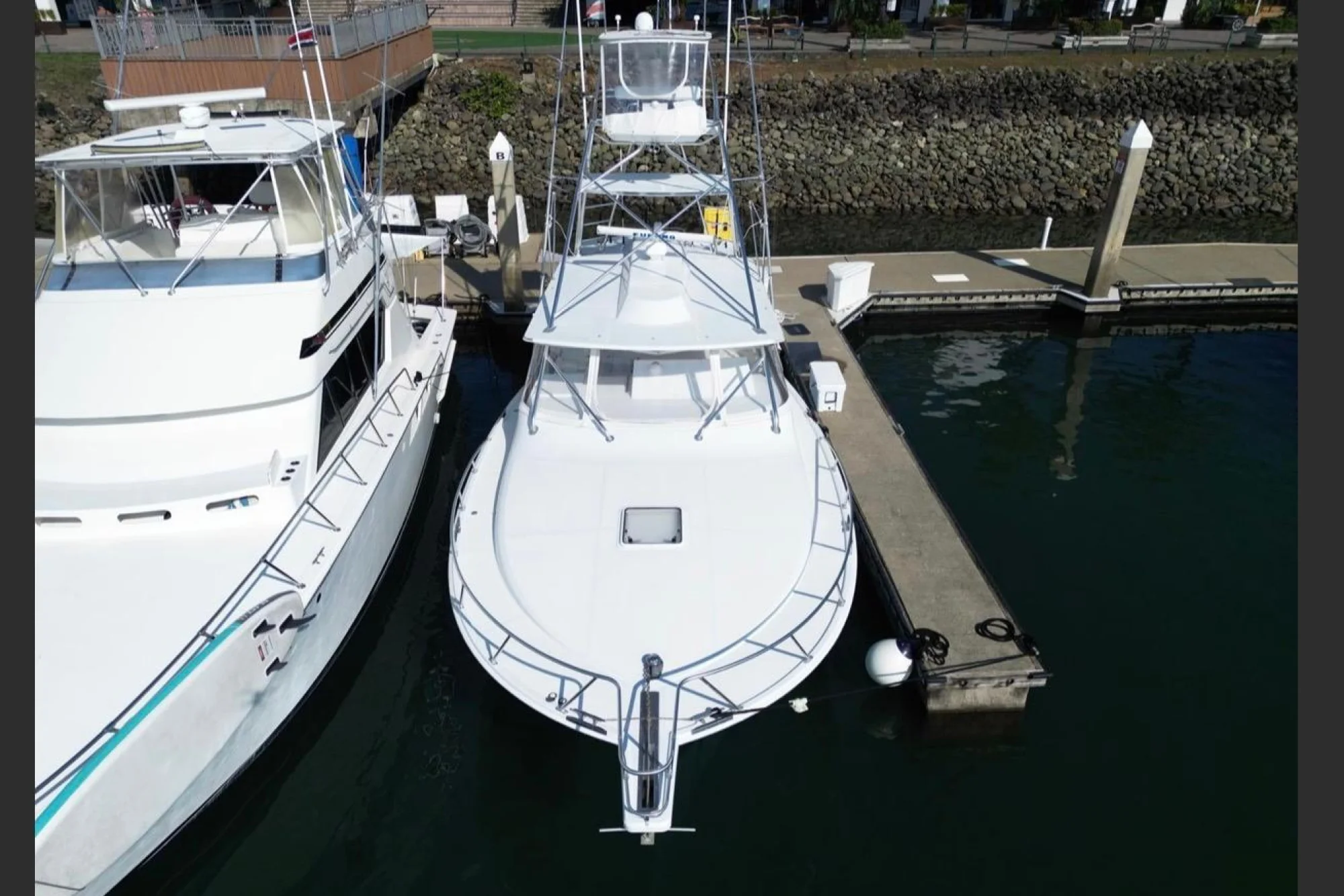 2004 Cabo 40 Express - Image 2