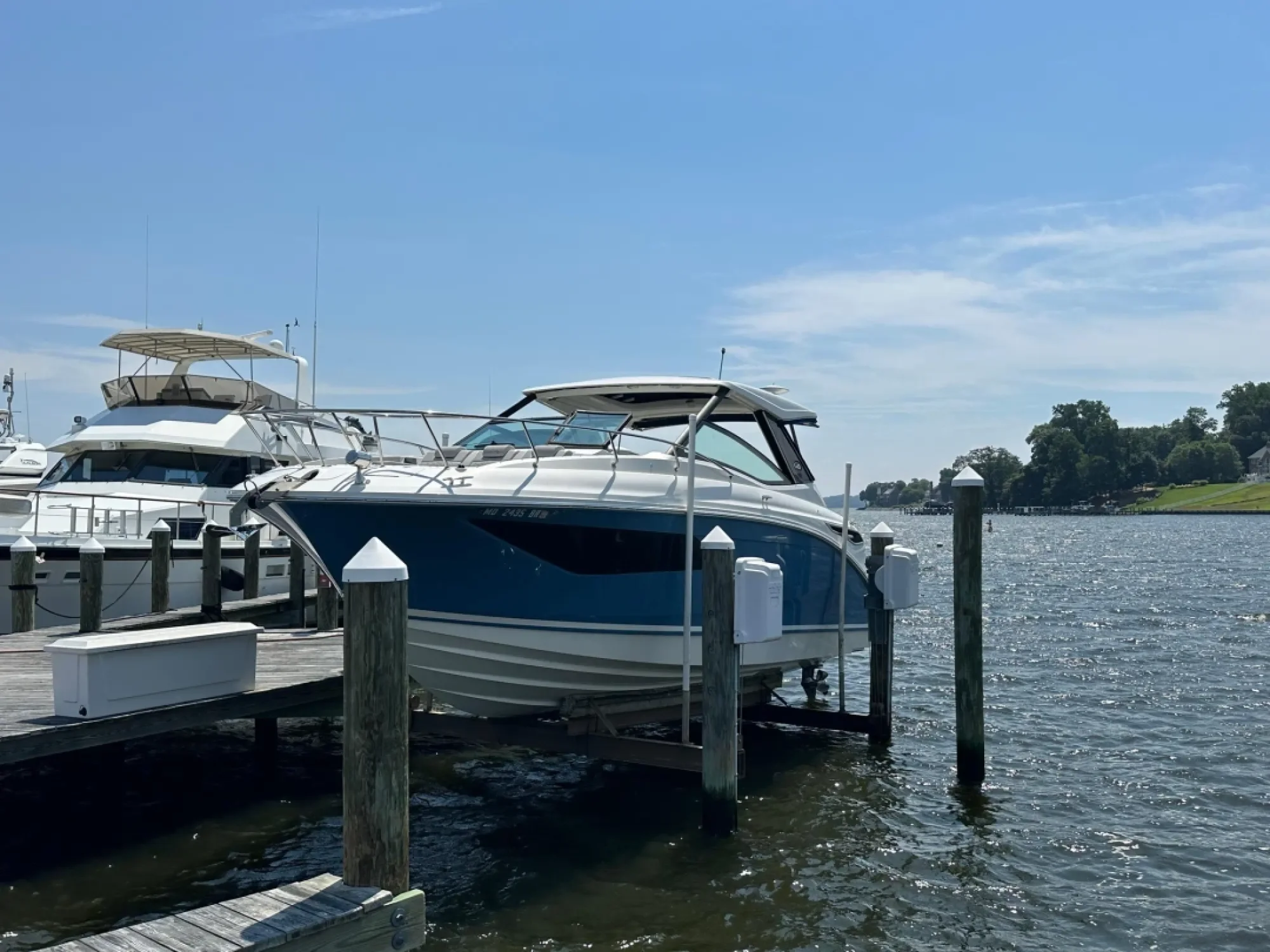 2021 Sea Ray 320 Sundancer - Main Image