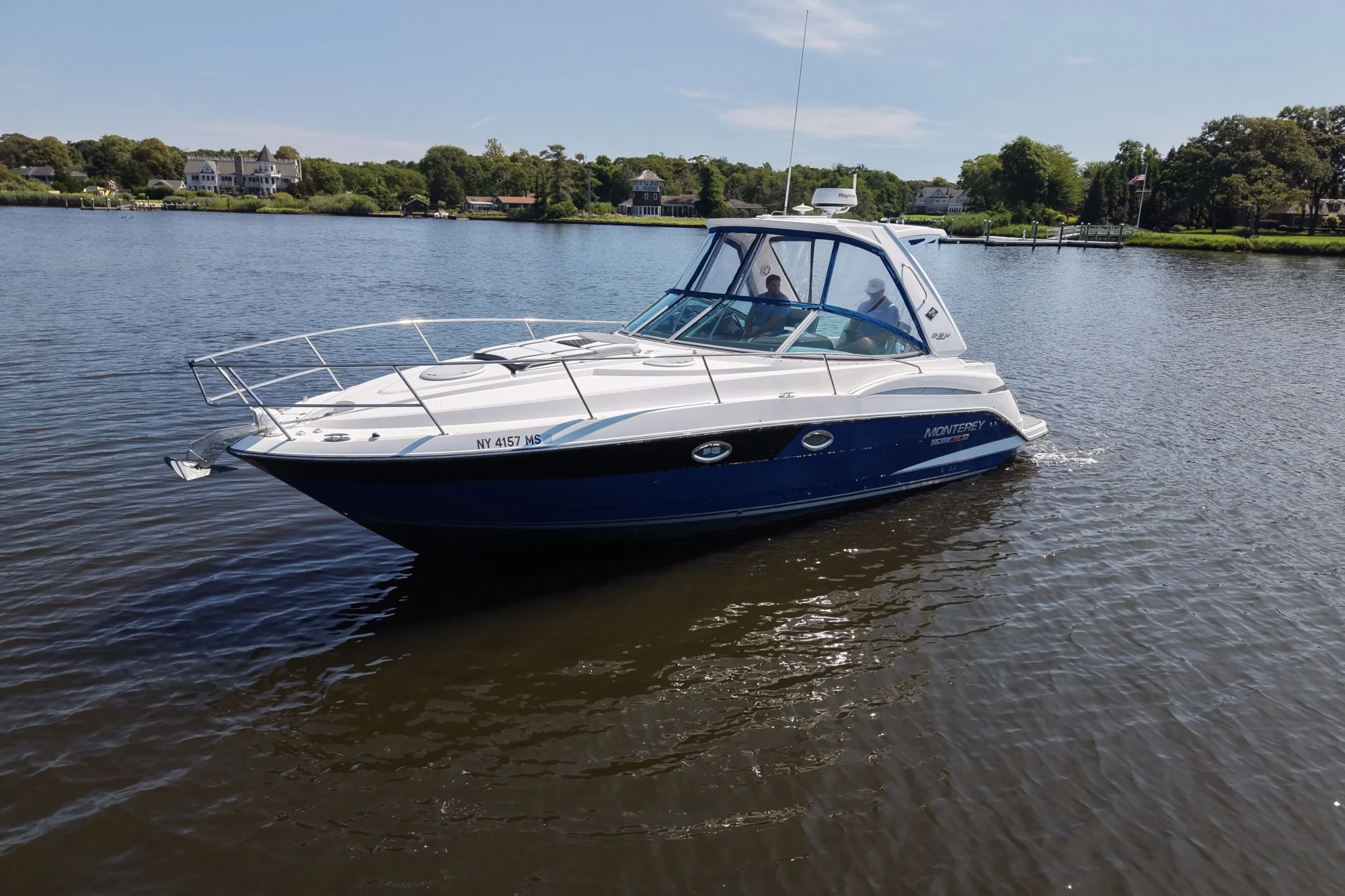 2021 Monterey 335 Sport Yacht - Image 5