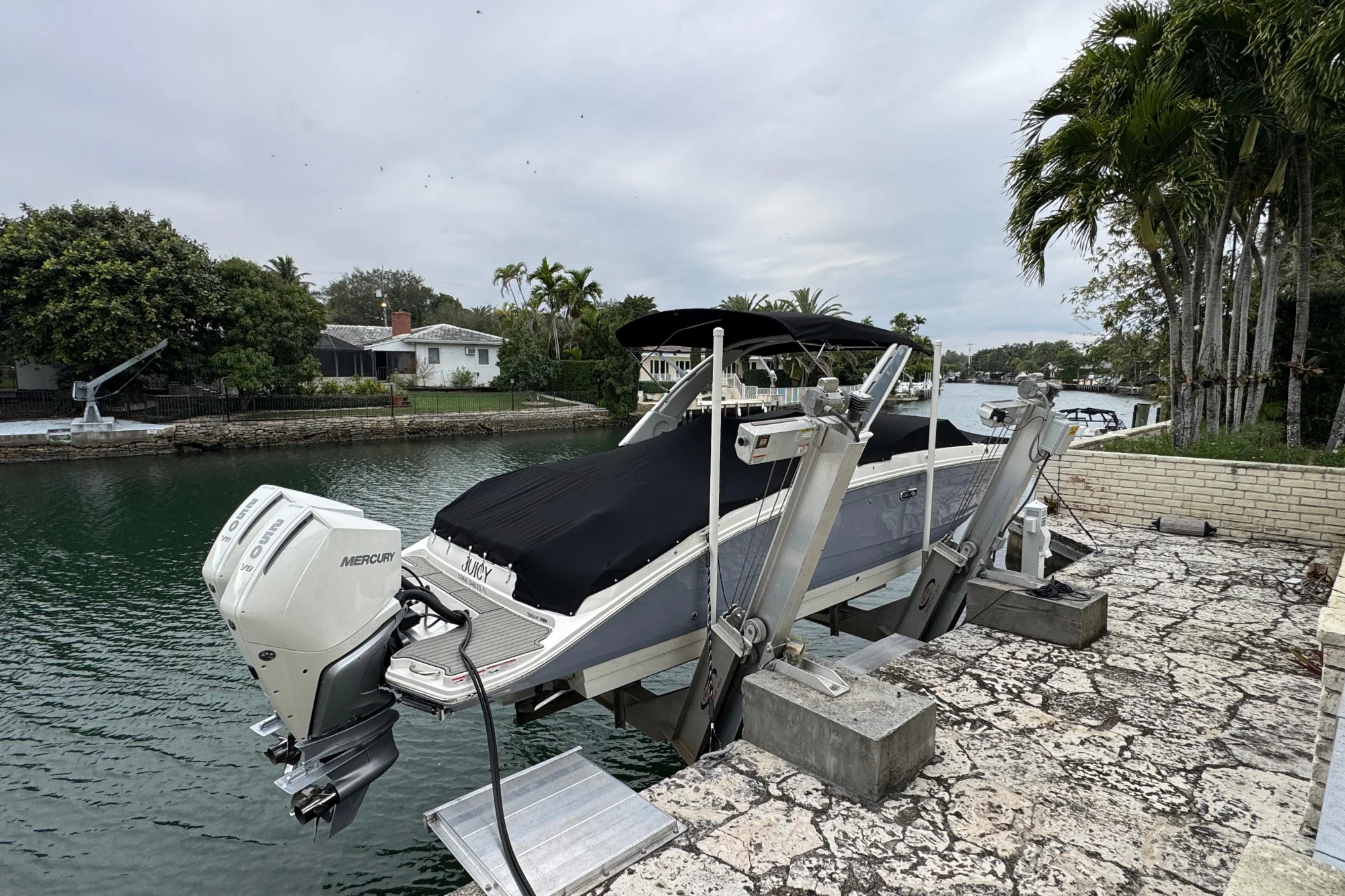 Sea Ray SDX 290 Outboard - Image 4