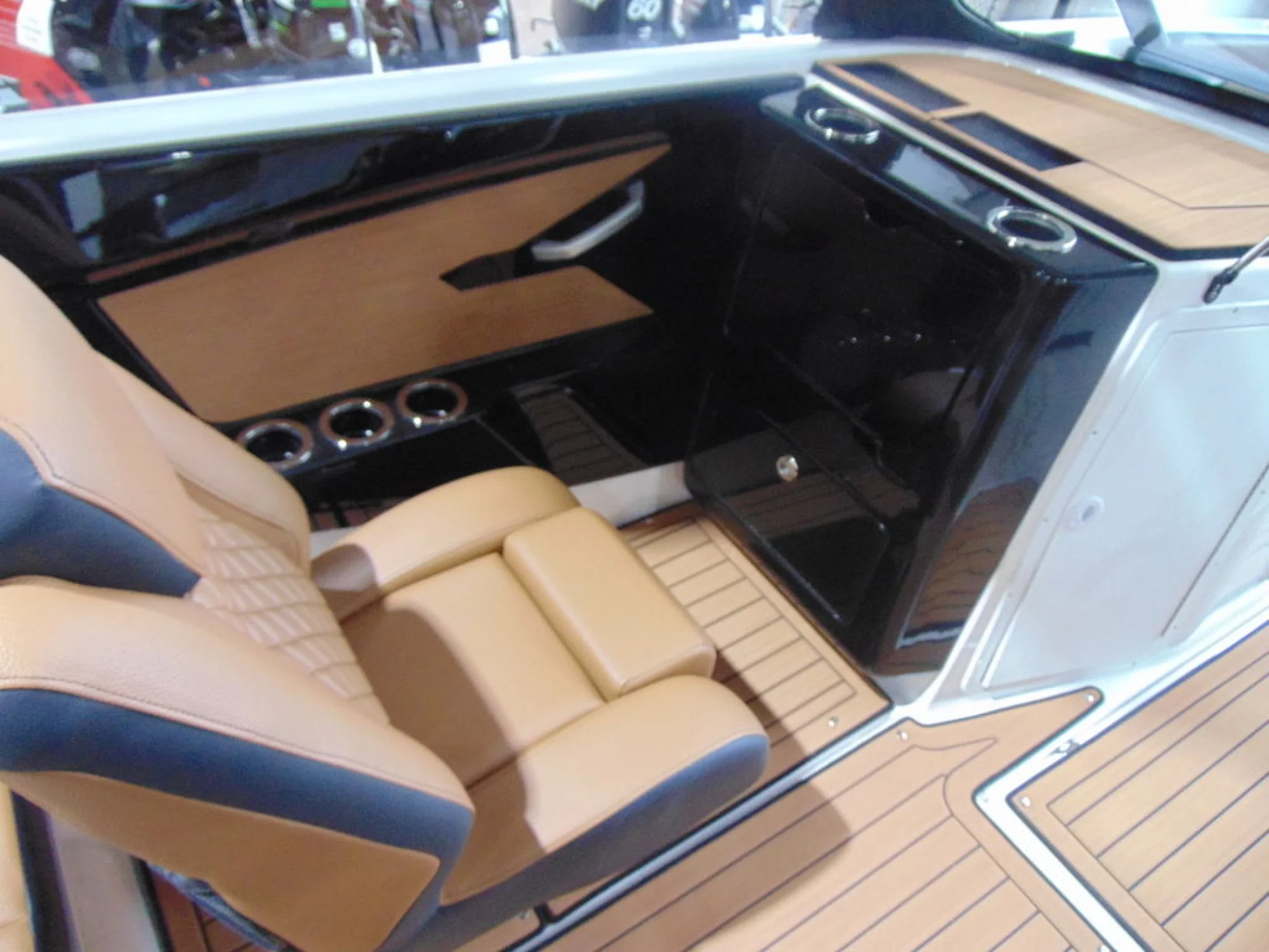 Yamaha Boats 222SE - Image 5