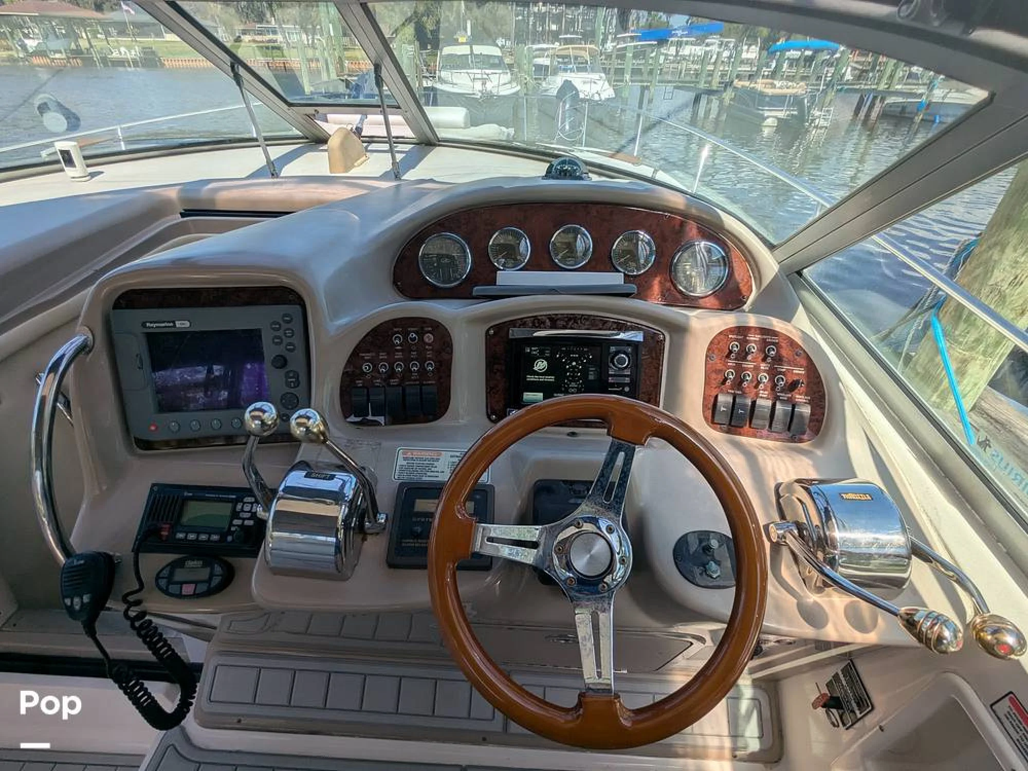 2005 Sea Ray 320 Sundancer - Image 5