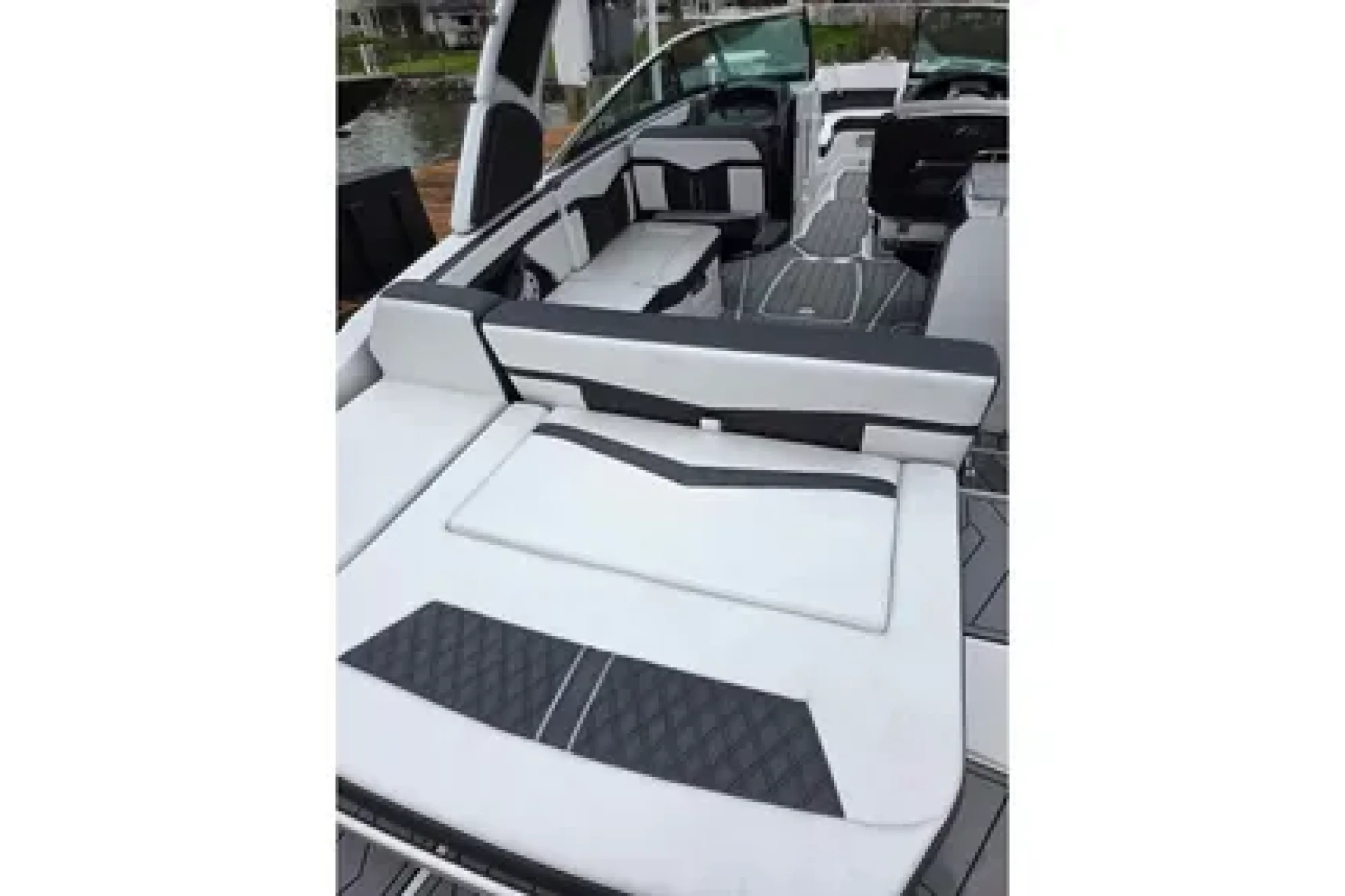 2024 Monterey 275 SS - Image 3