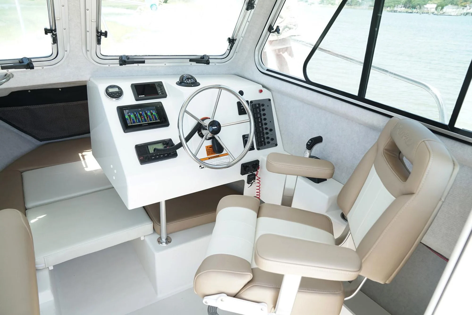 Parker 2320 Sport Cabin - Image 3