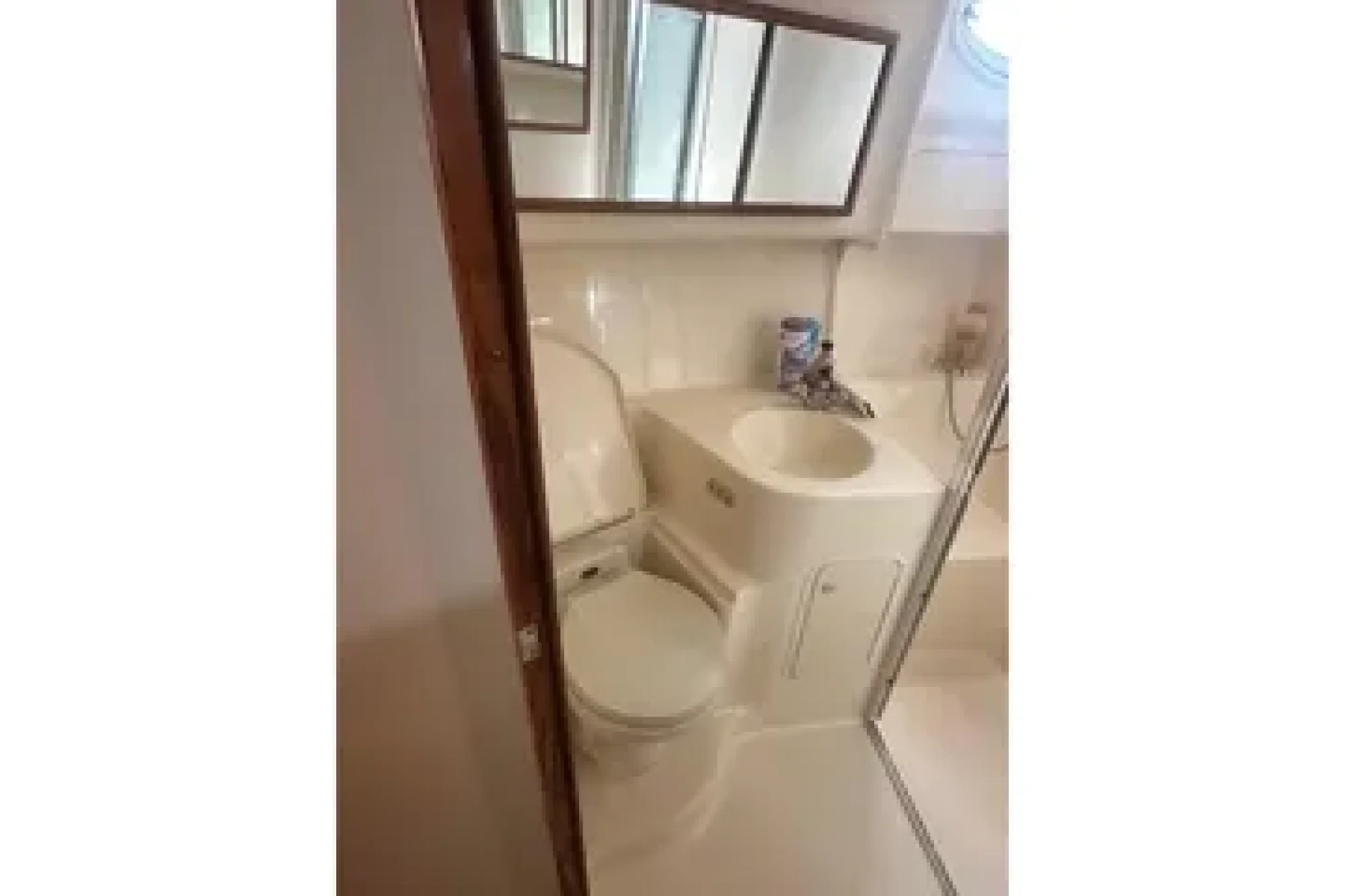 2001 Sea Ray 400 Sedan Bridge - Image 3