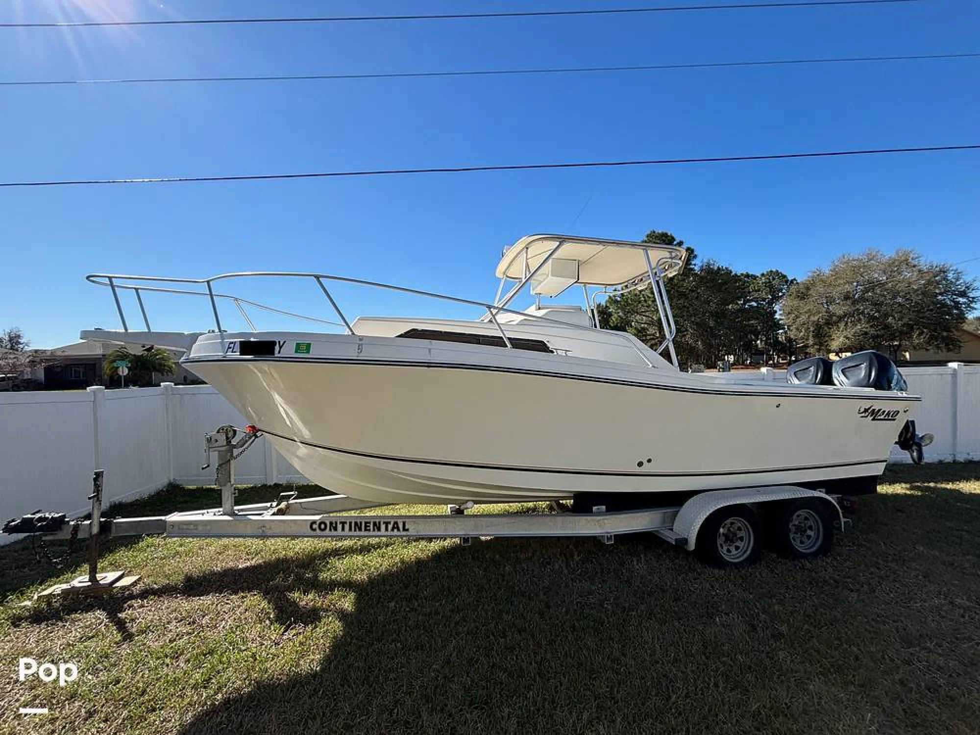 1989 Mako 261 - Main Image