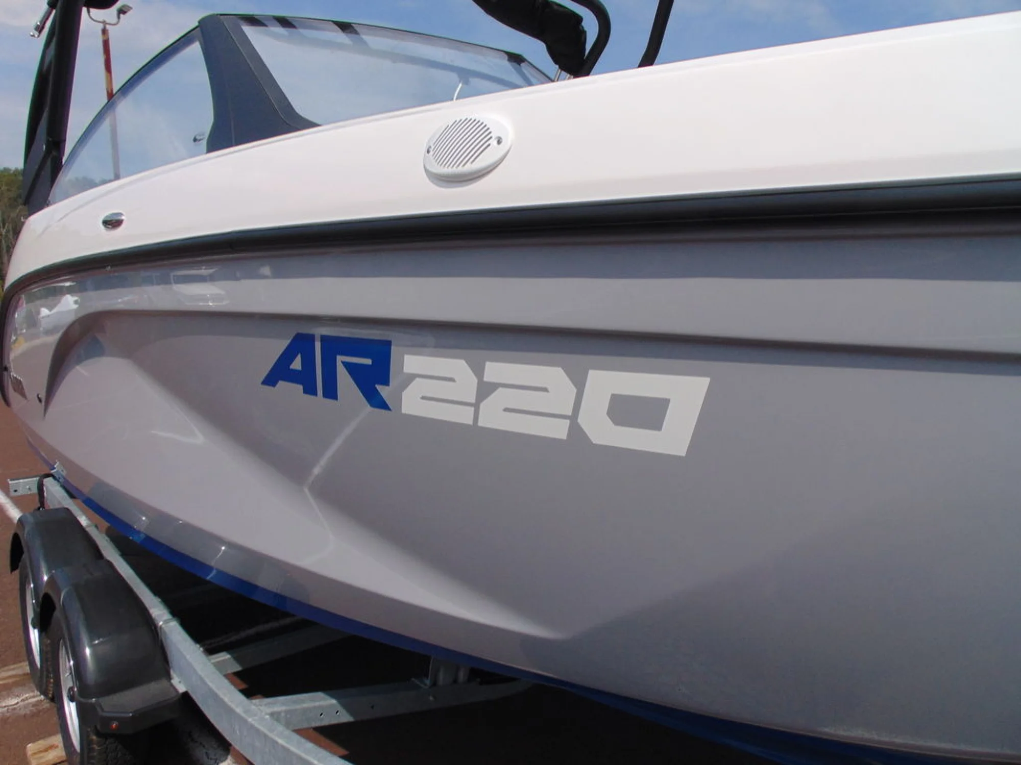 Yamaha Boats AR220 - Image 3