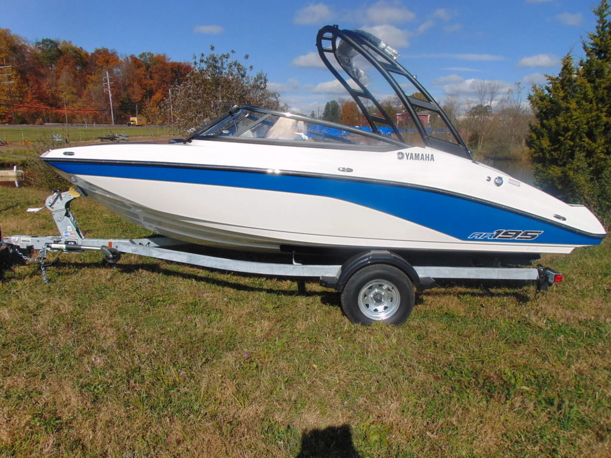 Yamaha Boats AR195 - Main Image