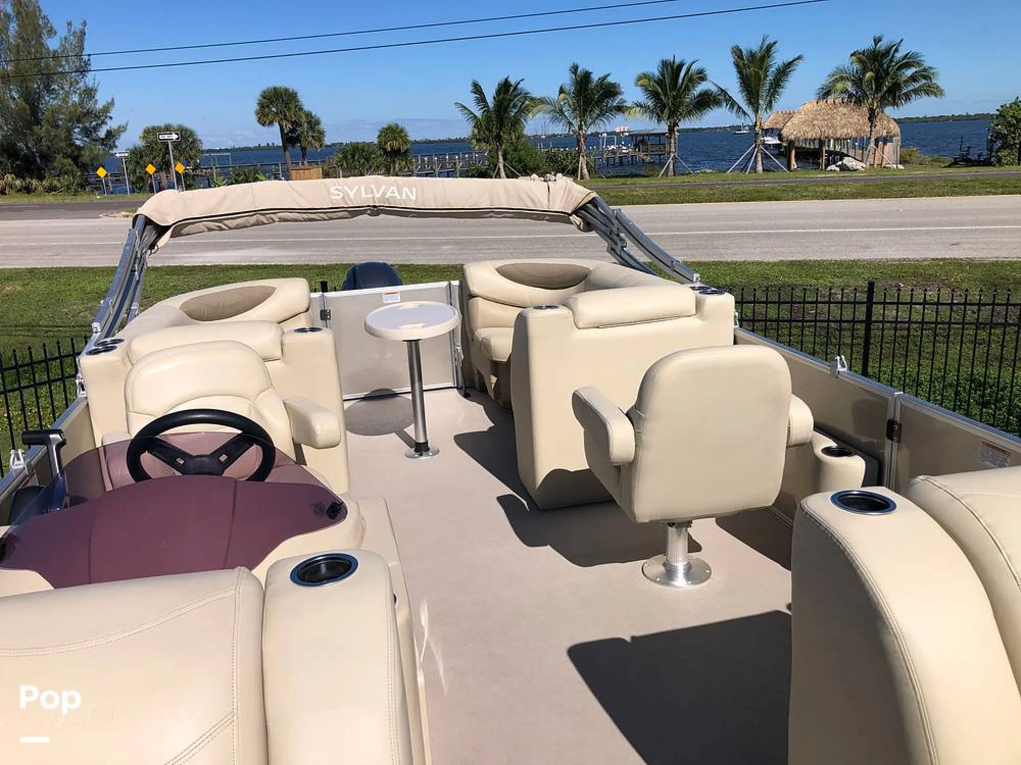 2019 Sylvan Mirage 8522 LE - Image 5