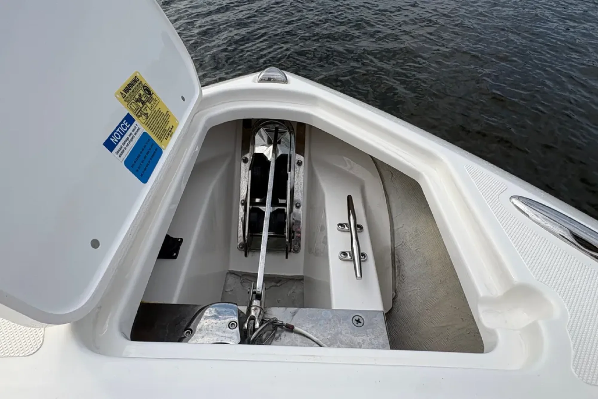 2023 Pursuit DC 266 Dual Console - Image 4
