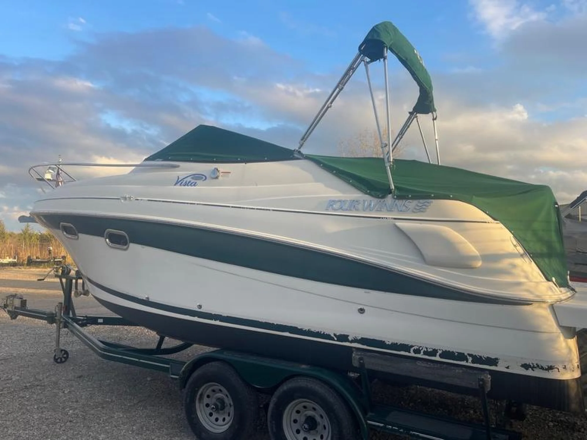 2005 Four Winns 248 Vista - Image 3