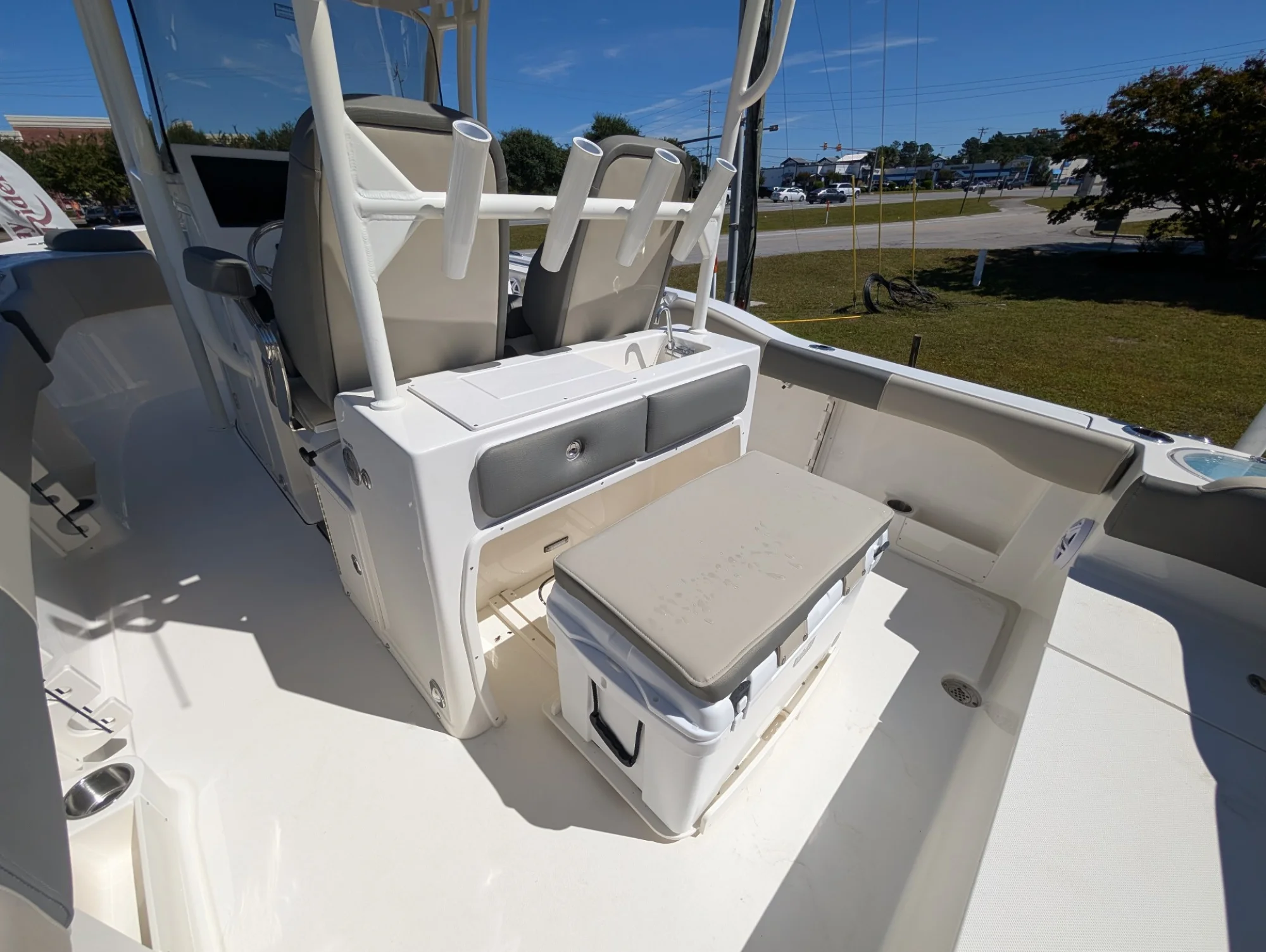 2026 Key West 263 FS Manta Gray - Image 3