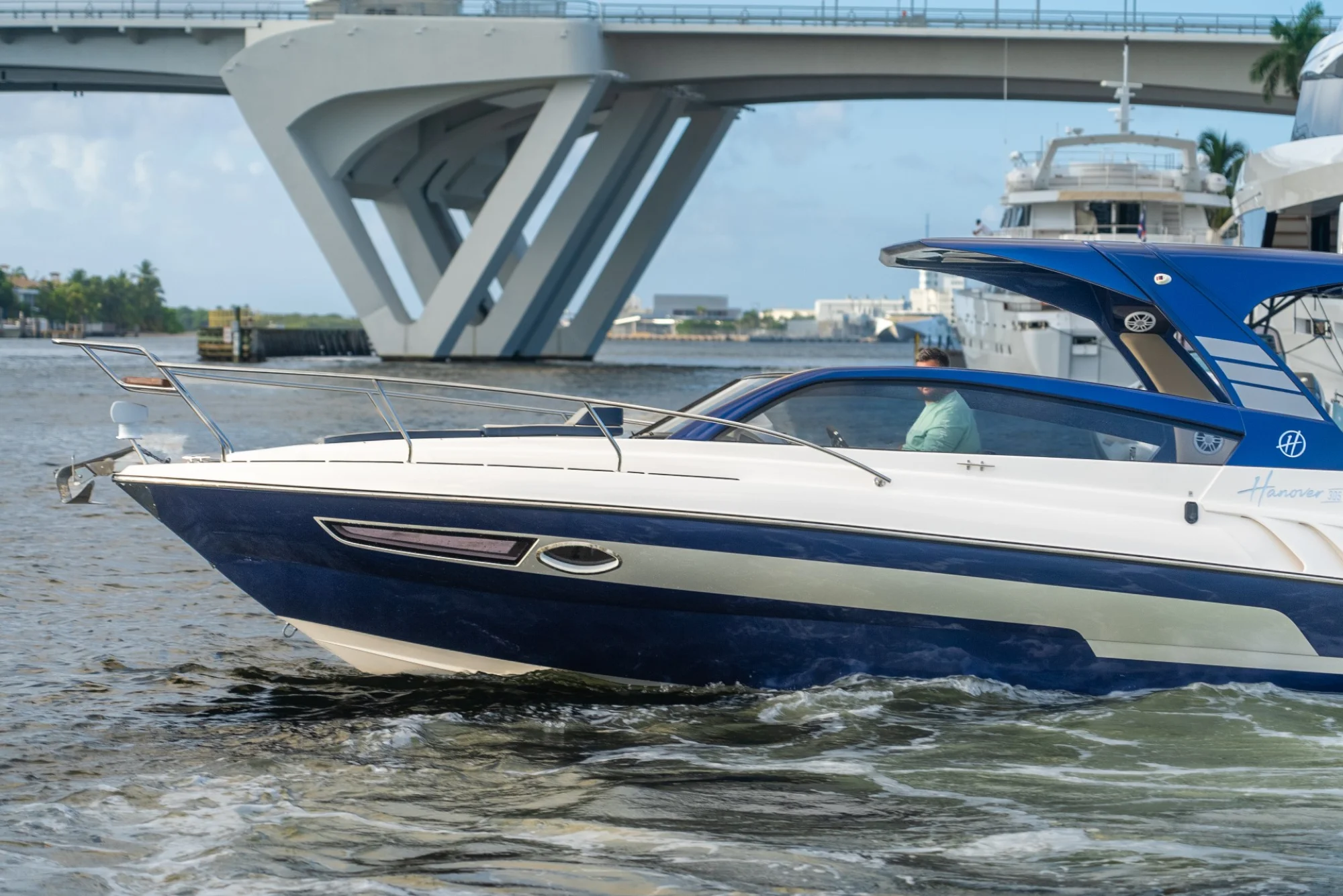 2024 Hanover 305 White & Blue T-Top Edition - Image 2