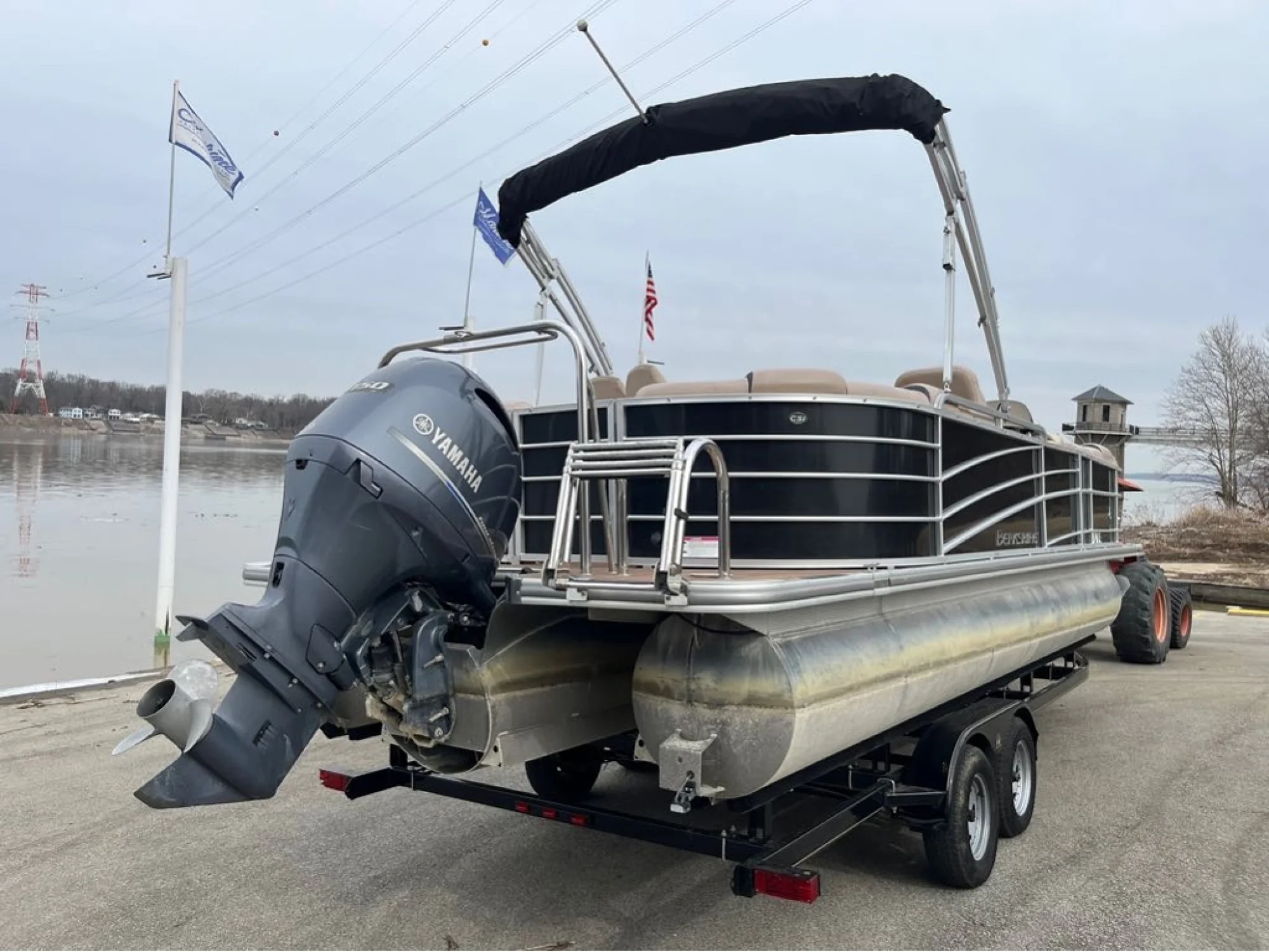 2017 Berkshire Pontoons 25 STS - Image 4
