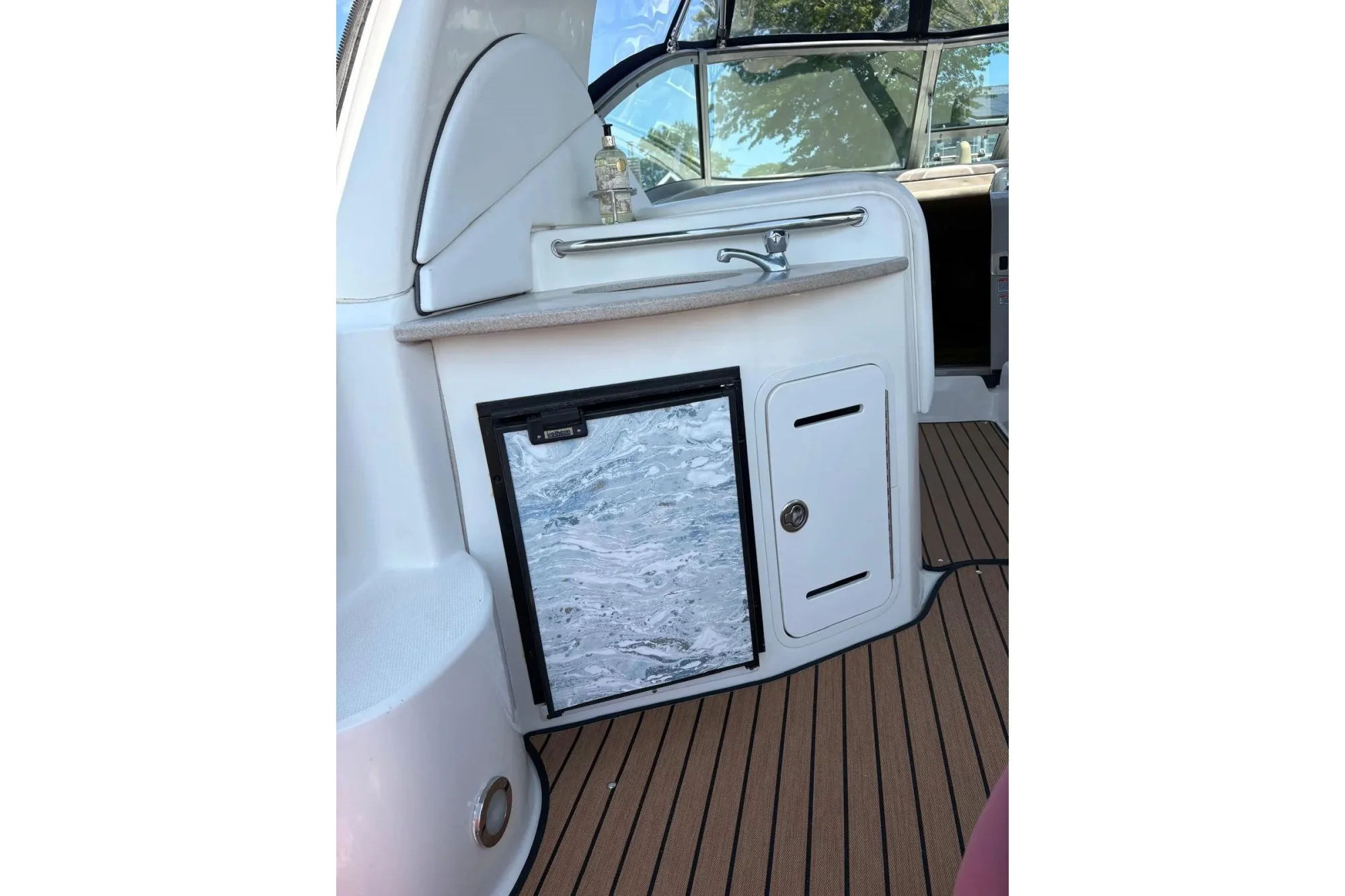 2006 Sea Ray Sundancer 320 - Image 4