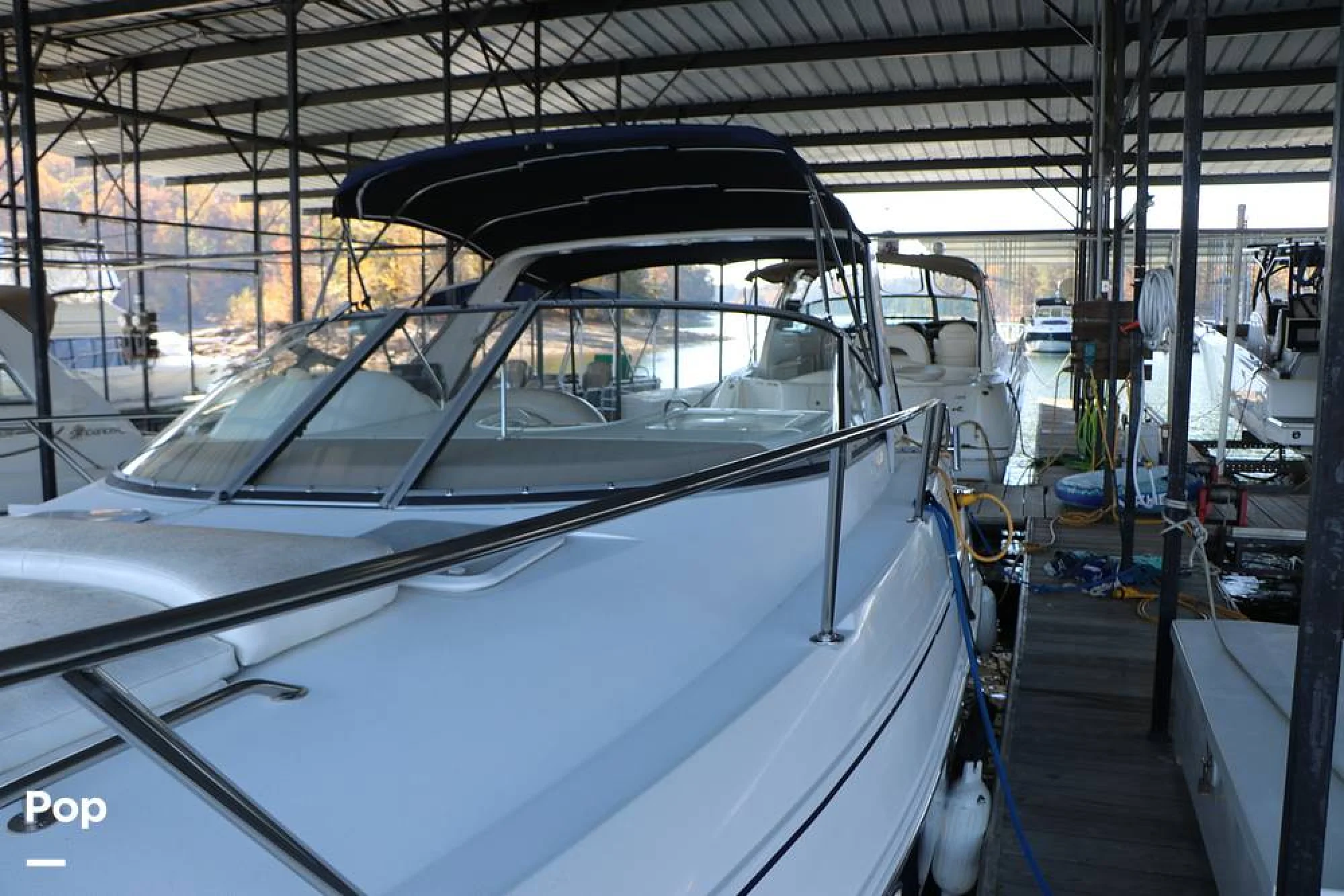 2005 Larson 330 Cabrio - Image 4