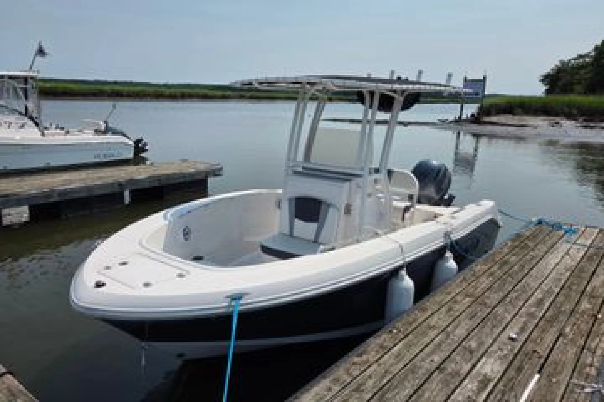 2025 18' Robalo R180 Center Console - Image 4