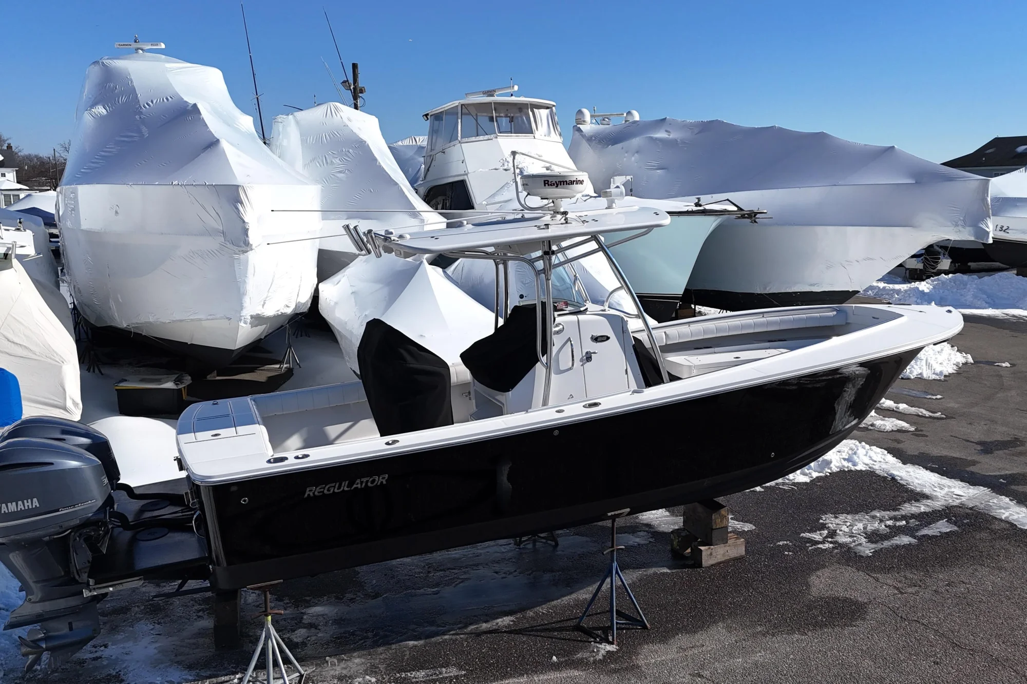 2011 Regulator 28 Forward Seating - Image 5