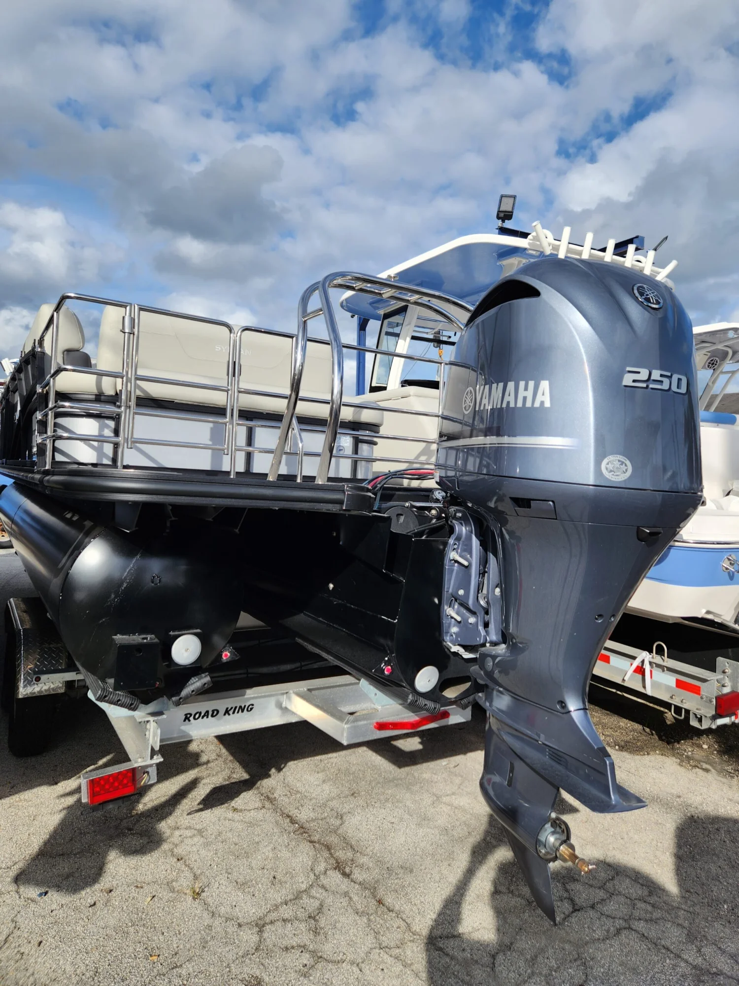 2023 SYLVAN X5 - Image 3