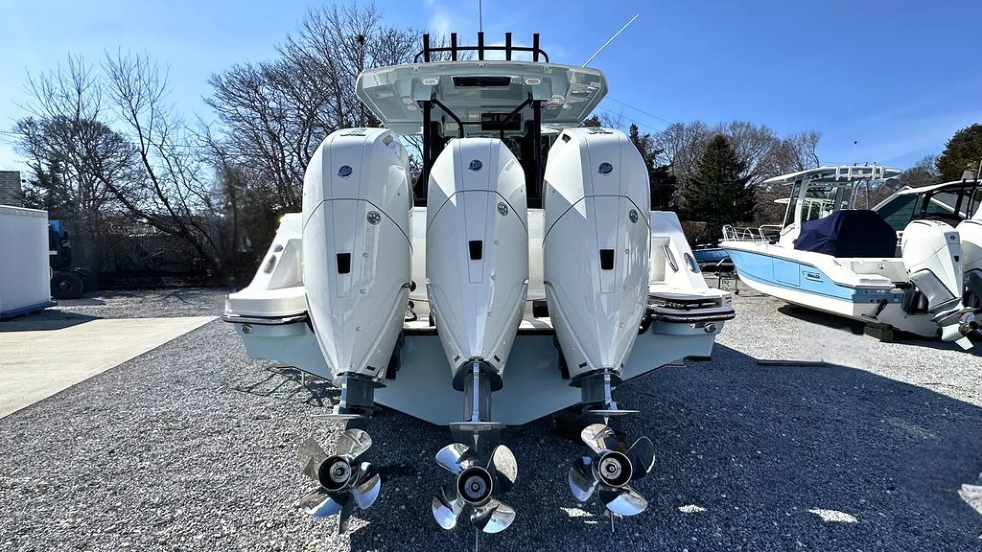 Boston Whaler 360 Outrage - Image 5