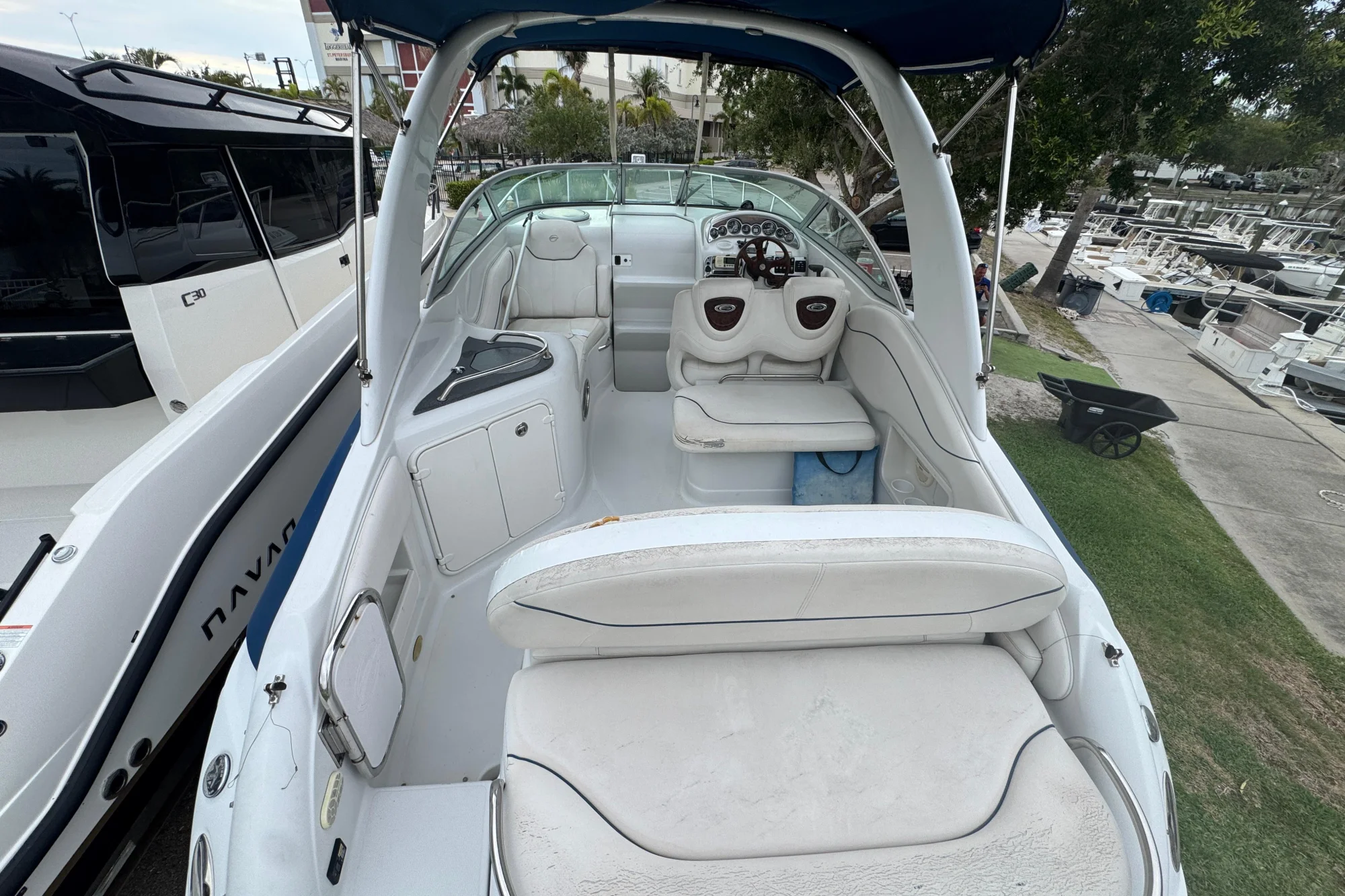 2004 Crownline 270 CR - Image 5