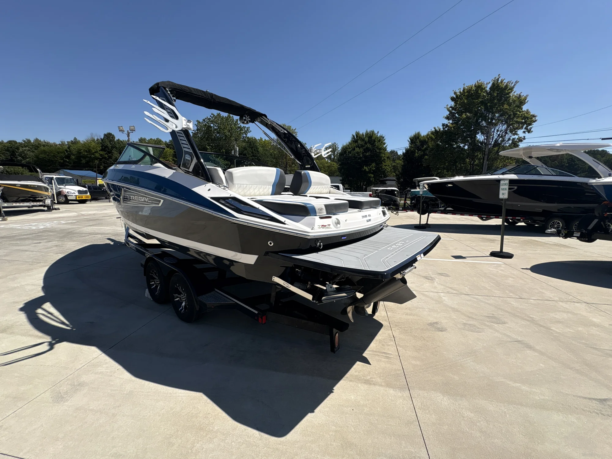 2018 Regal 2500 RX Surf - Image 4