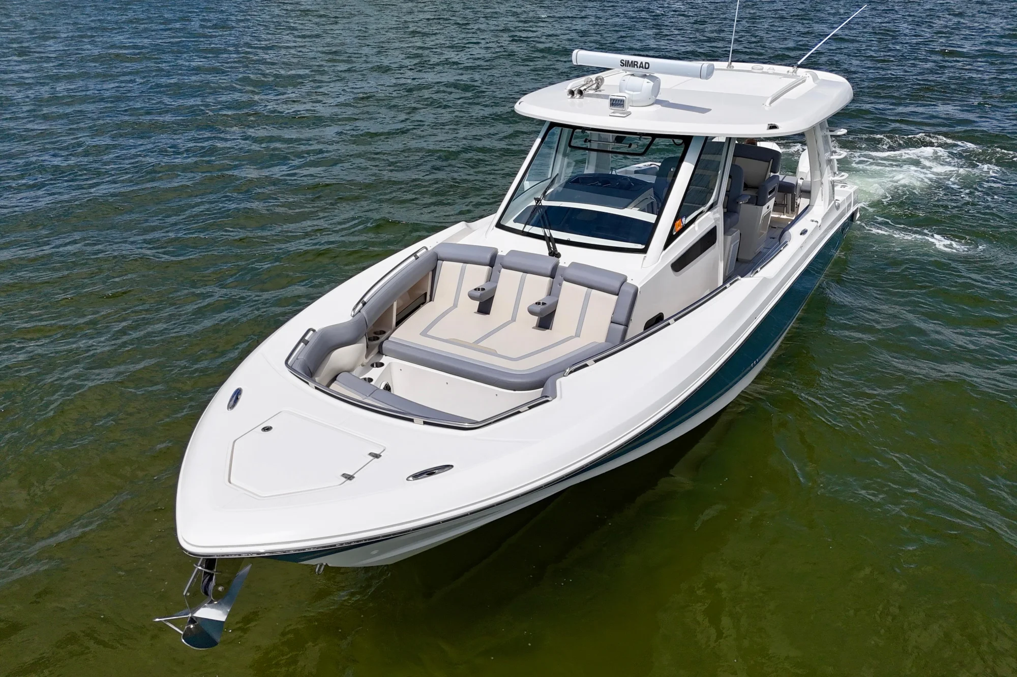 2025 Boston Whaler 350 Realm - Image 5