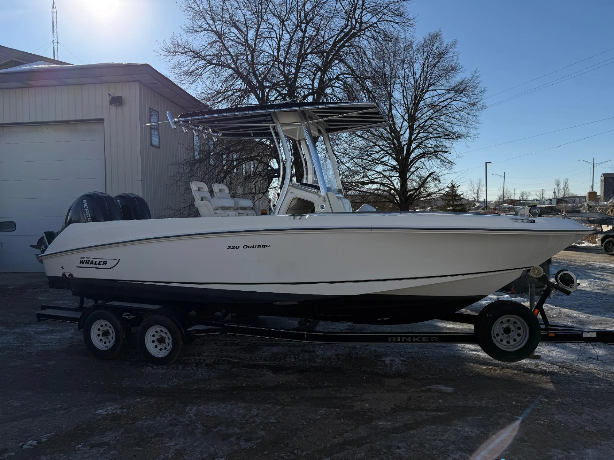 2013 Boston Whaler 220 Outrage - Twin 150's - Image 2