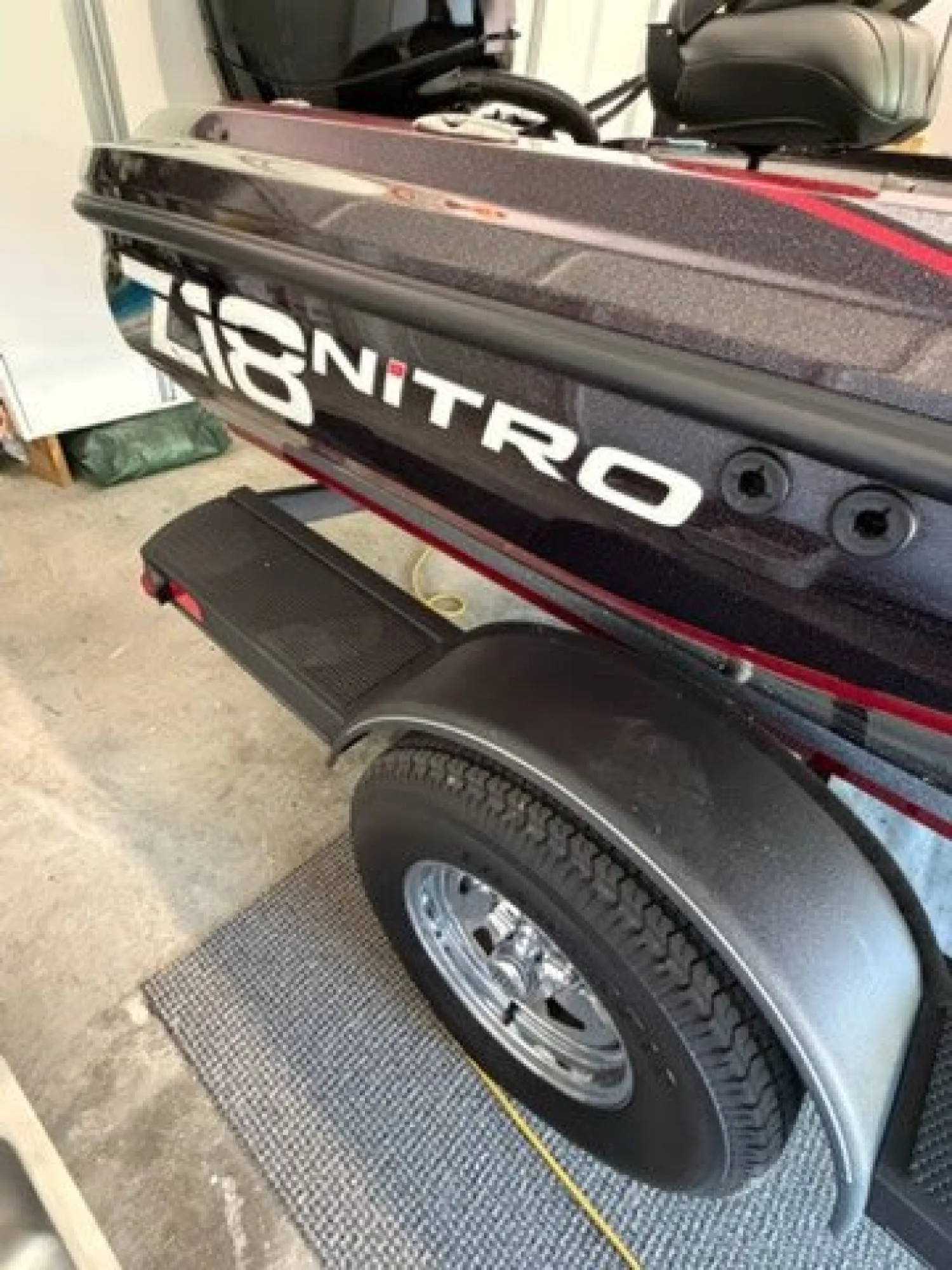2022 Tracker Marine Nitro Z18 SC Pro Bass Boat - Image 4