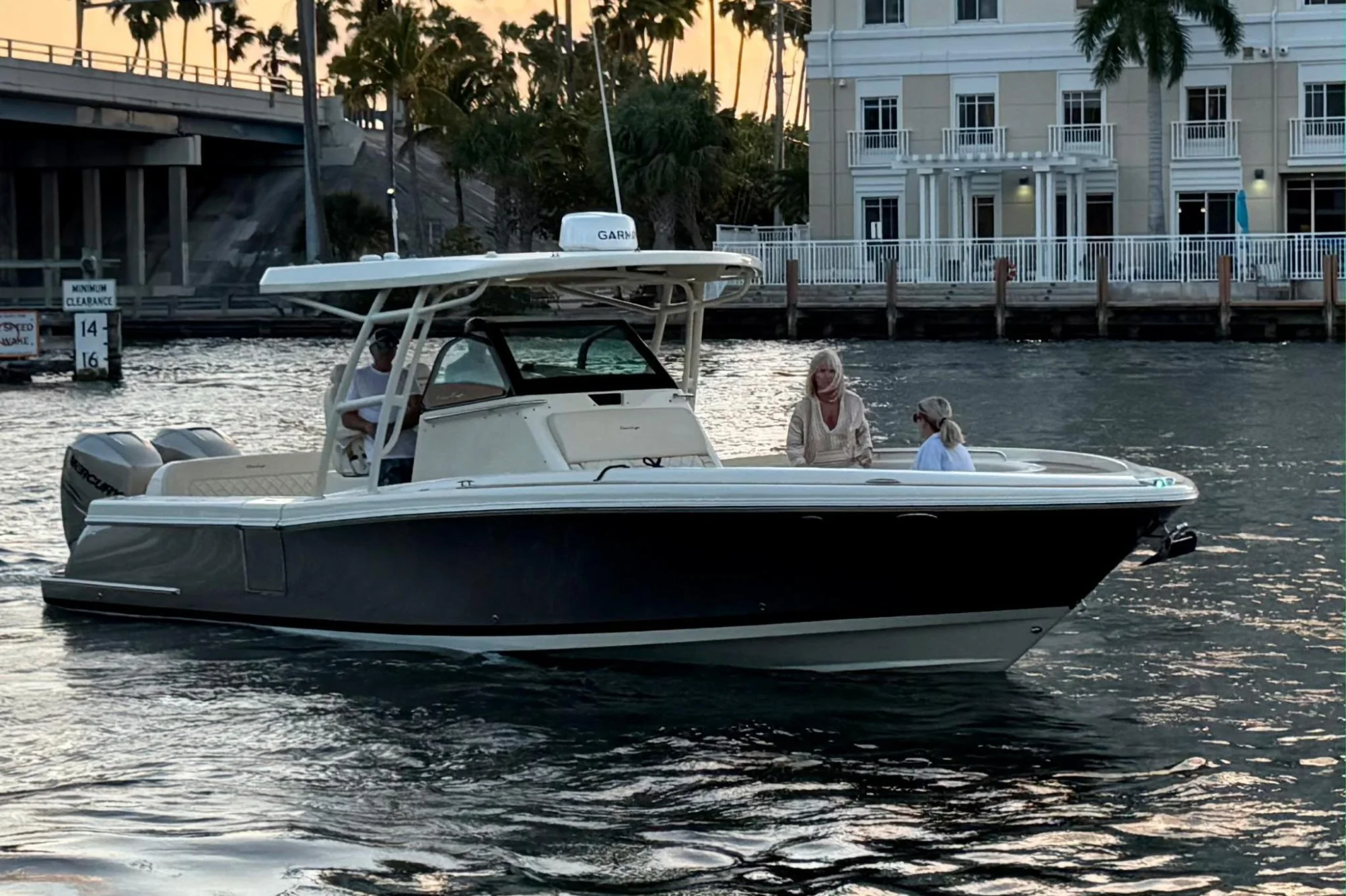 2018 Chris-Craft Catalina 30 - Main Image