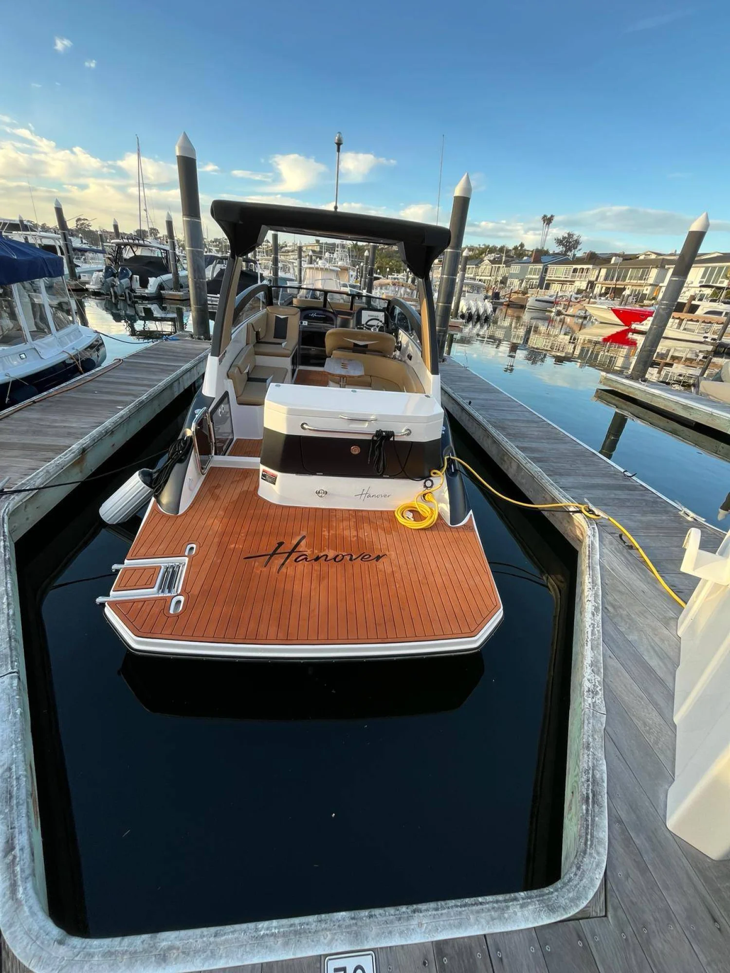 2027 Hanover 305- Inboard - Image 4
