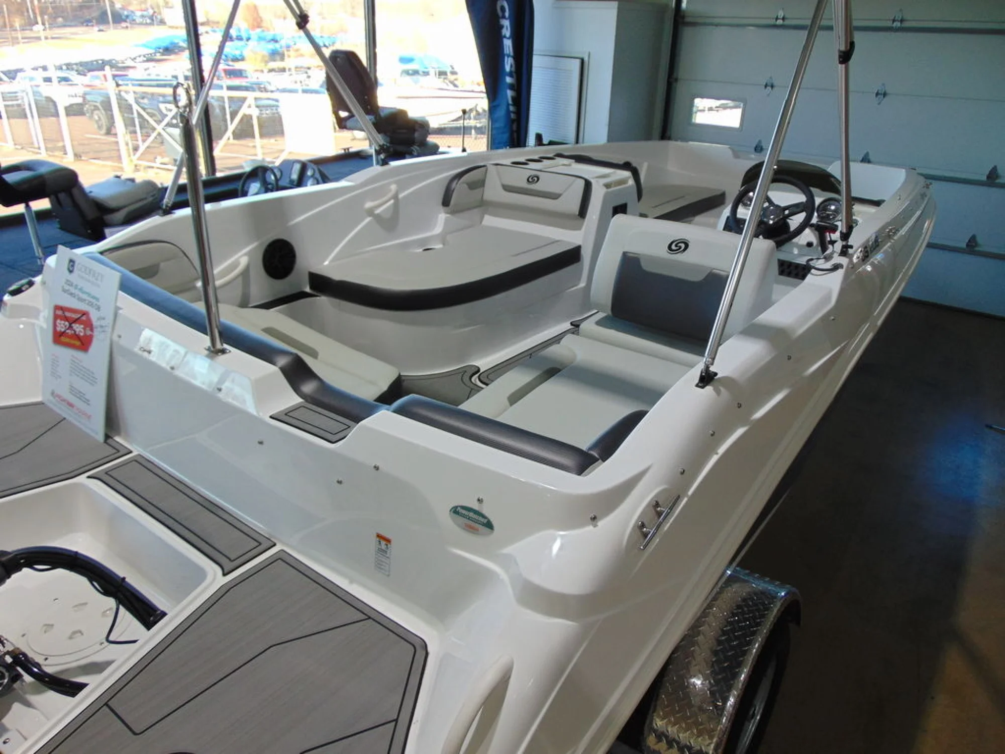 Hurricane SunDeck Sport 205 OB - Image 2