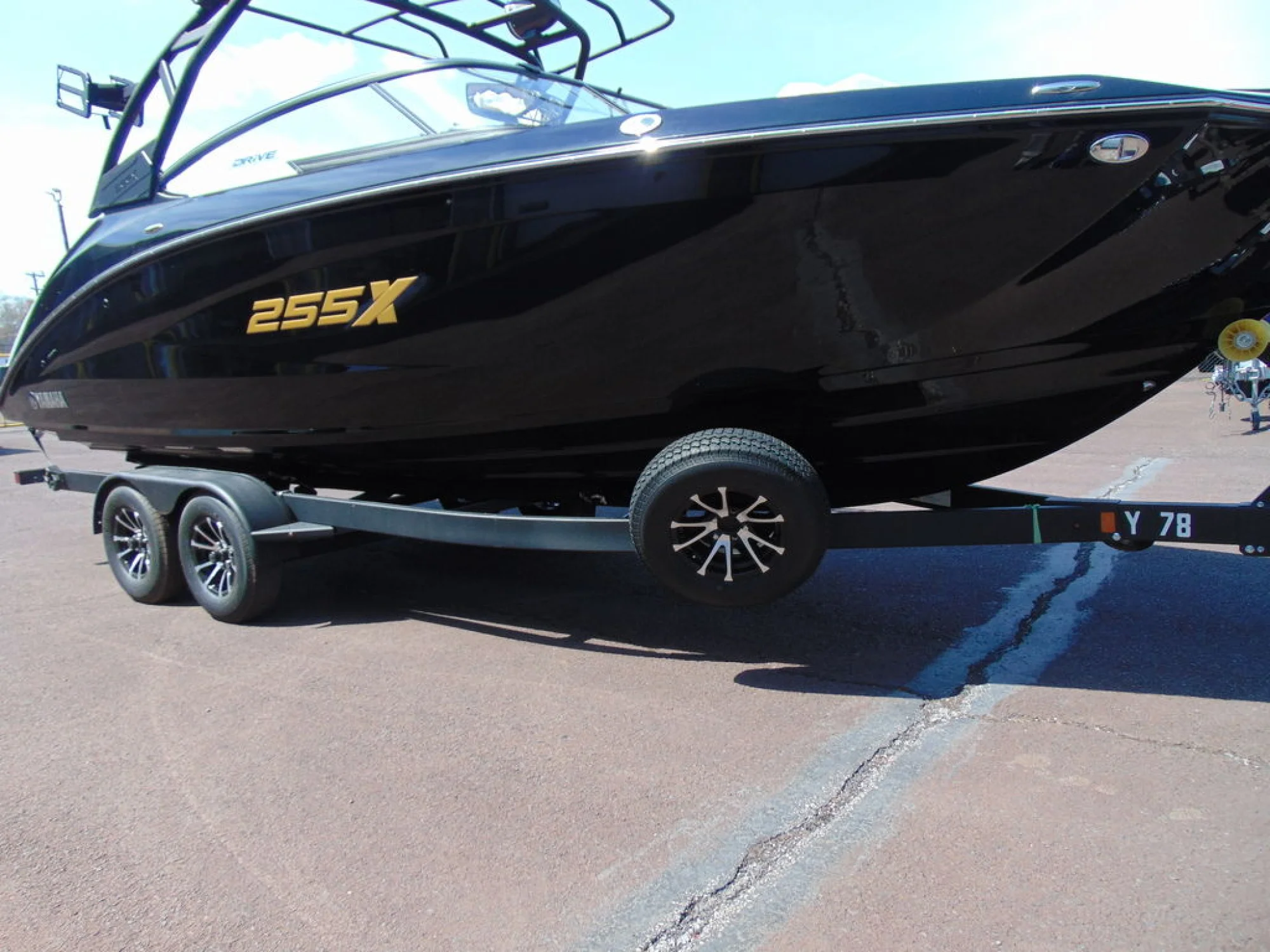 Yamaha 255XD - Image 4