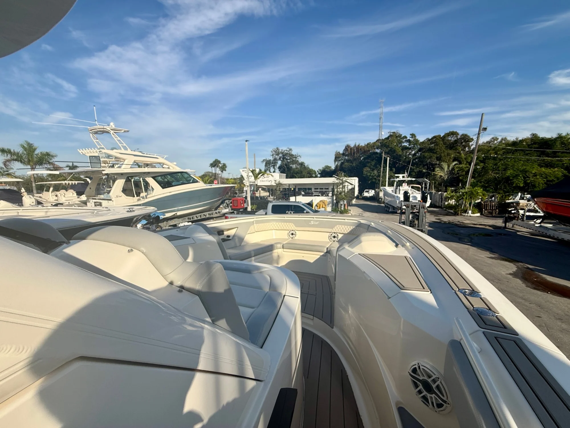 2023 Scout 377 LXF - Image 4