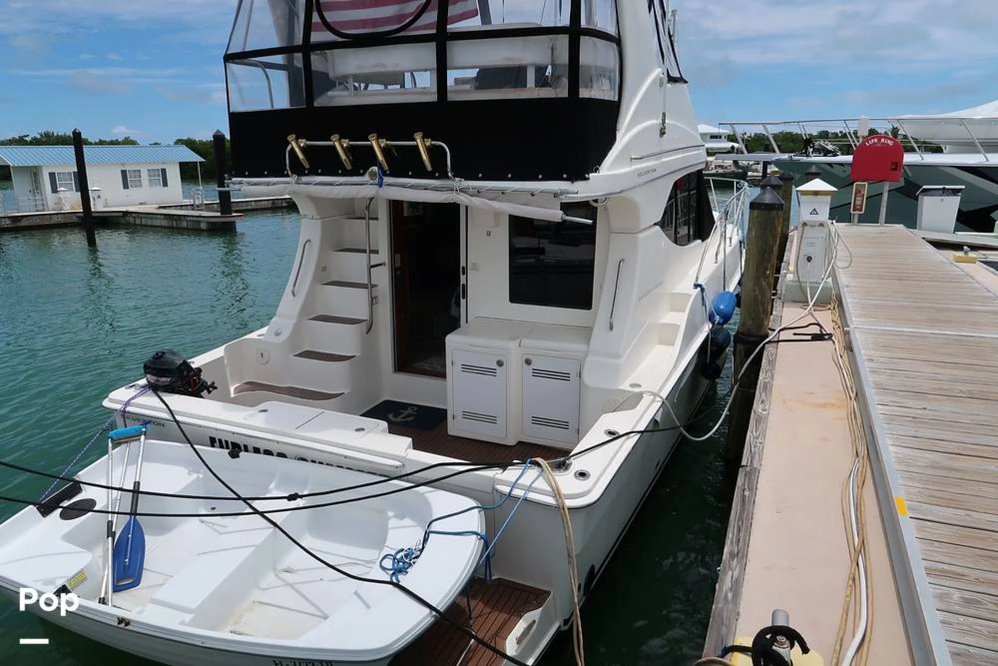 2006 Silverton 34 Convertible - Image 3