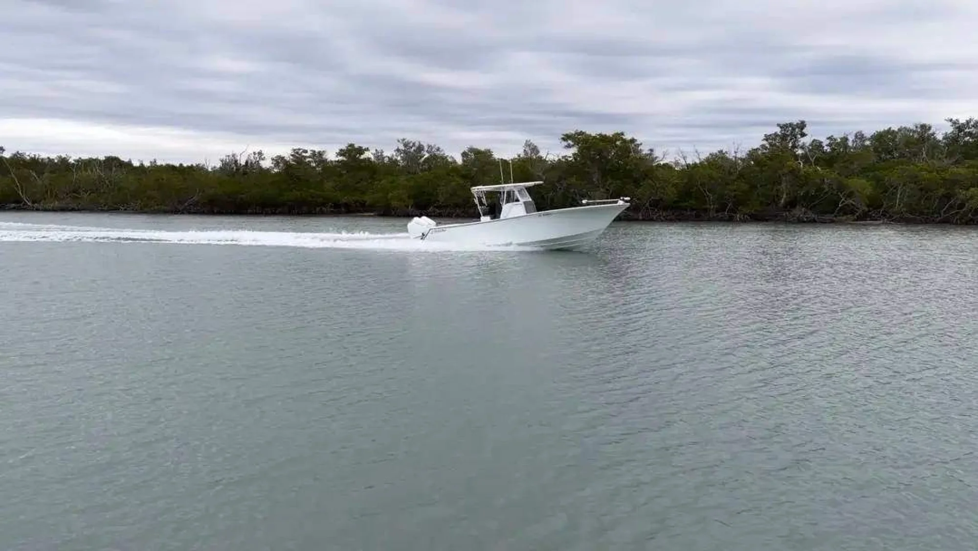 2024 Onslow Bay 33 T.E. – Twin 400 V10s – WARRANTY - Image 2