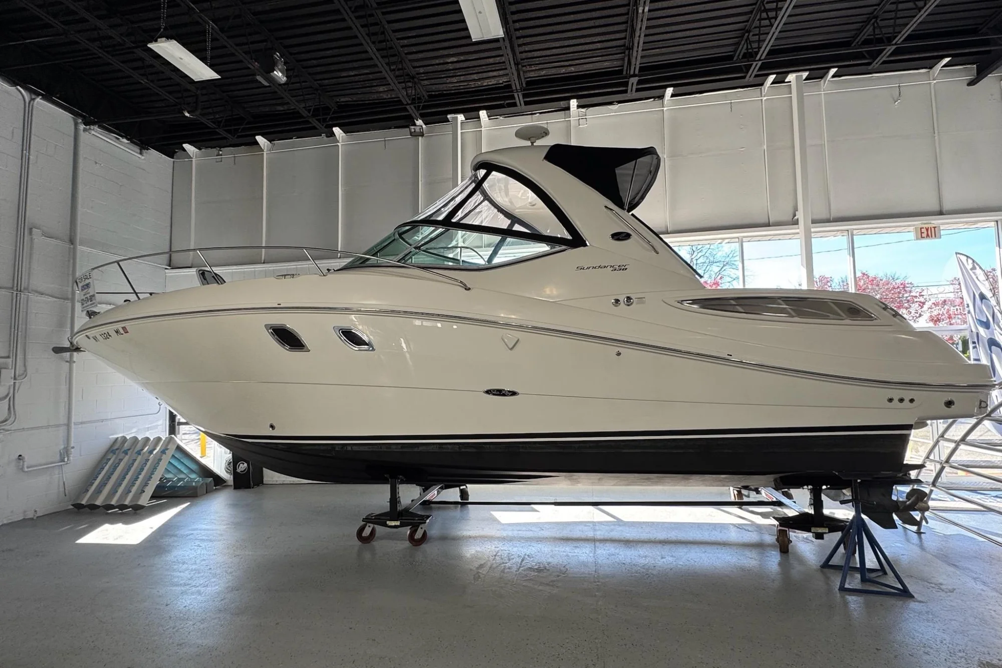 2014 Sea Ray Sundancer 330 - Image 2