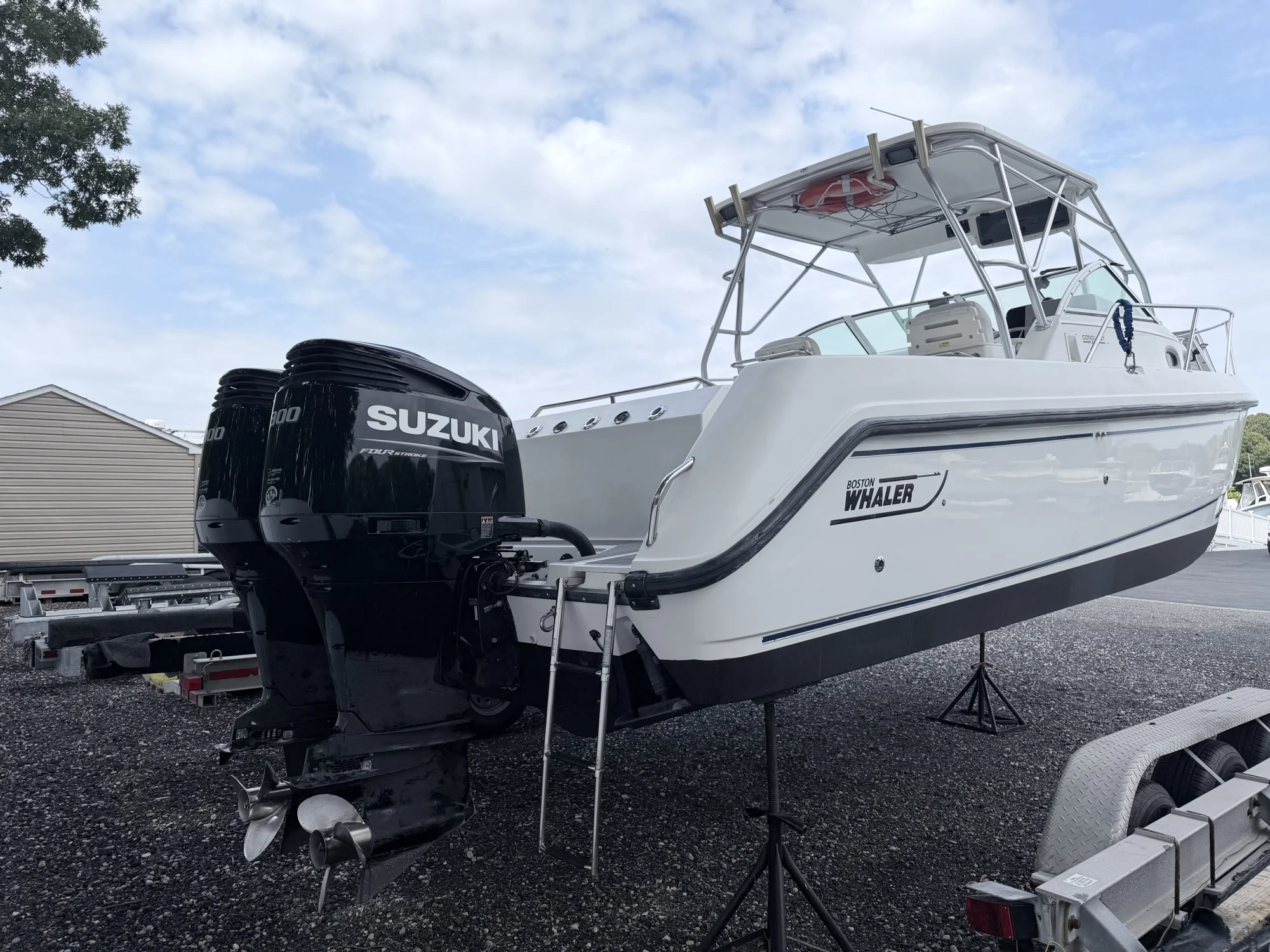 2002 Boston Whaler 295 Conquest - Image 3