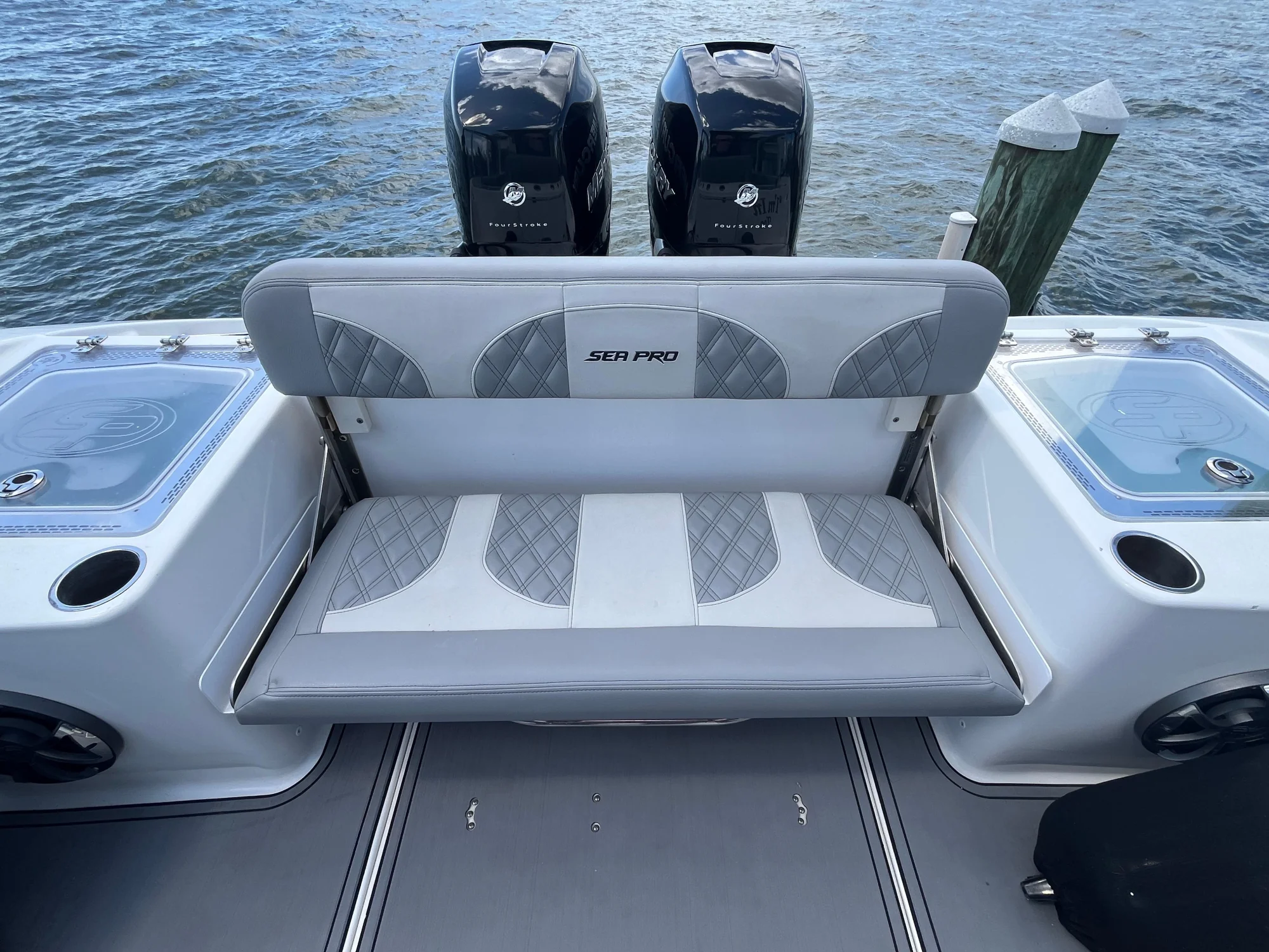 2022 Sea Pro 320 DLX Offshore - Image 4