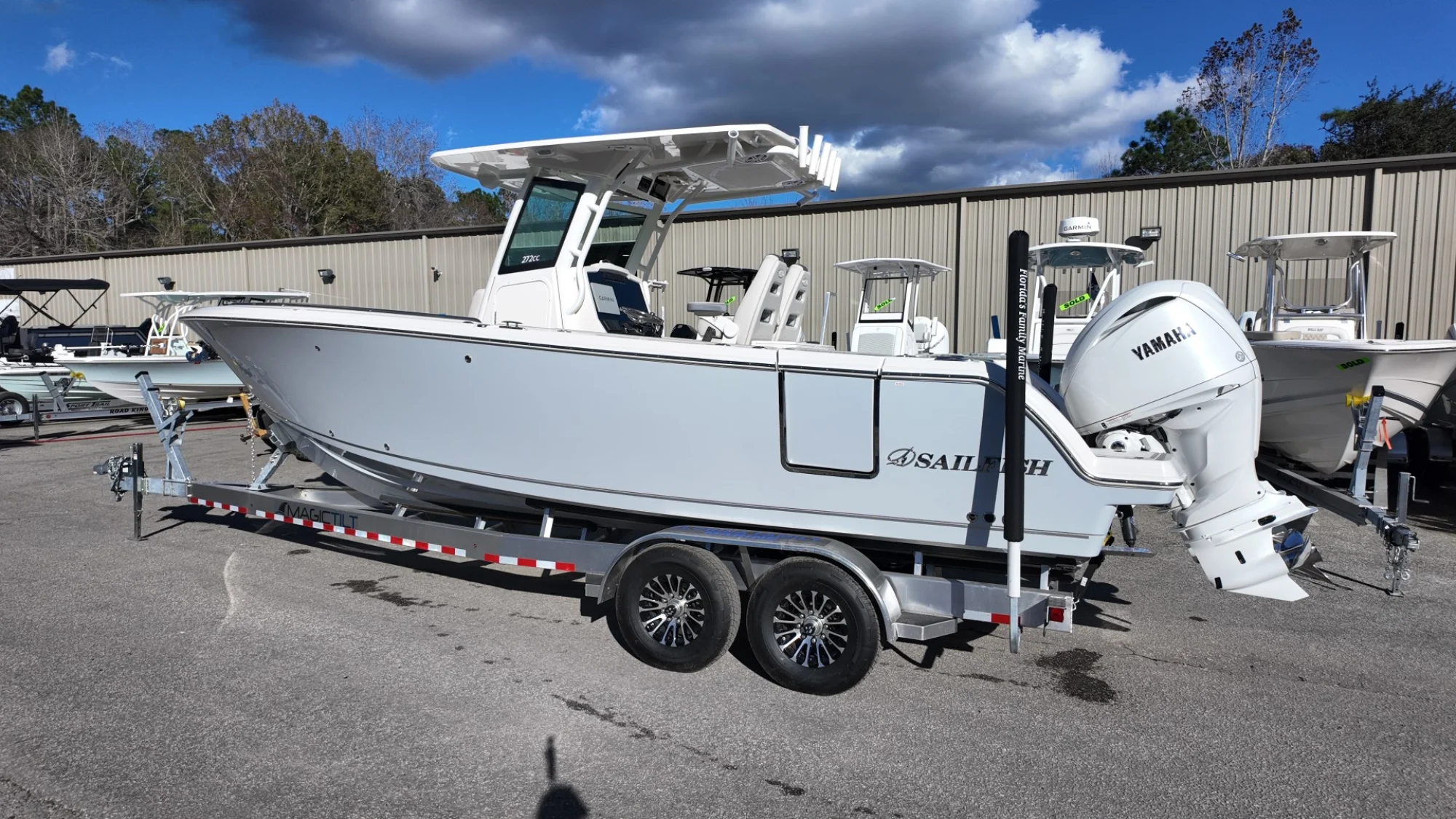 2026 Sailfish 272 CC – Twin Yamaha 250s Stock#26707 - Image 2