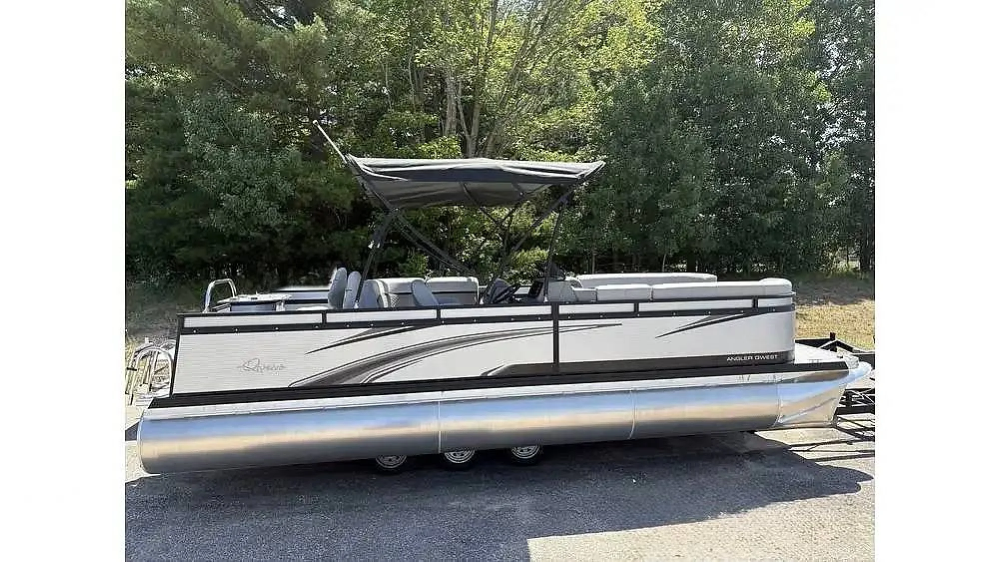 2024 Angler Qwest E22 AQ XRE CRUISE-LT - Main Image