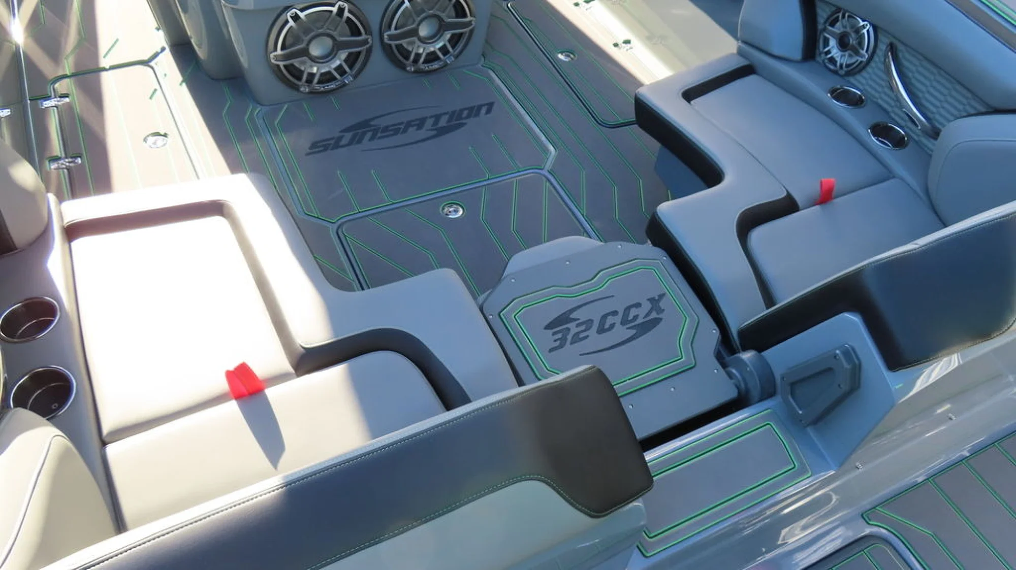 Sunsation Powerboats 32CCX - Image 4