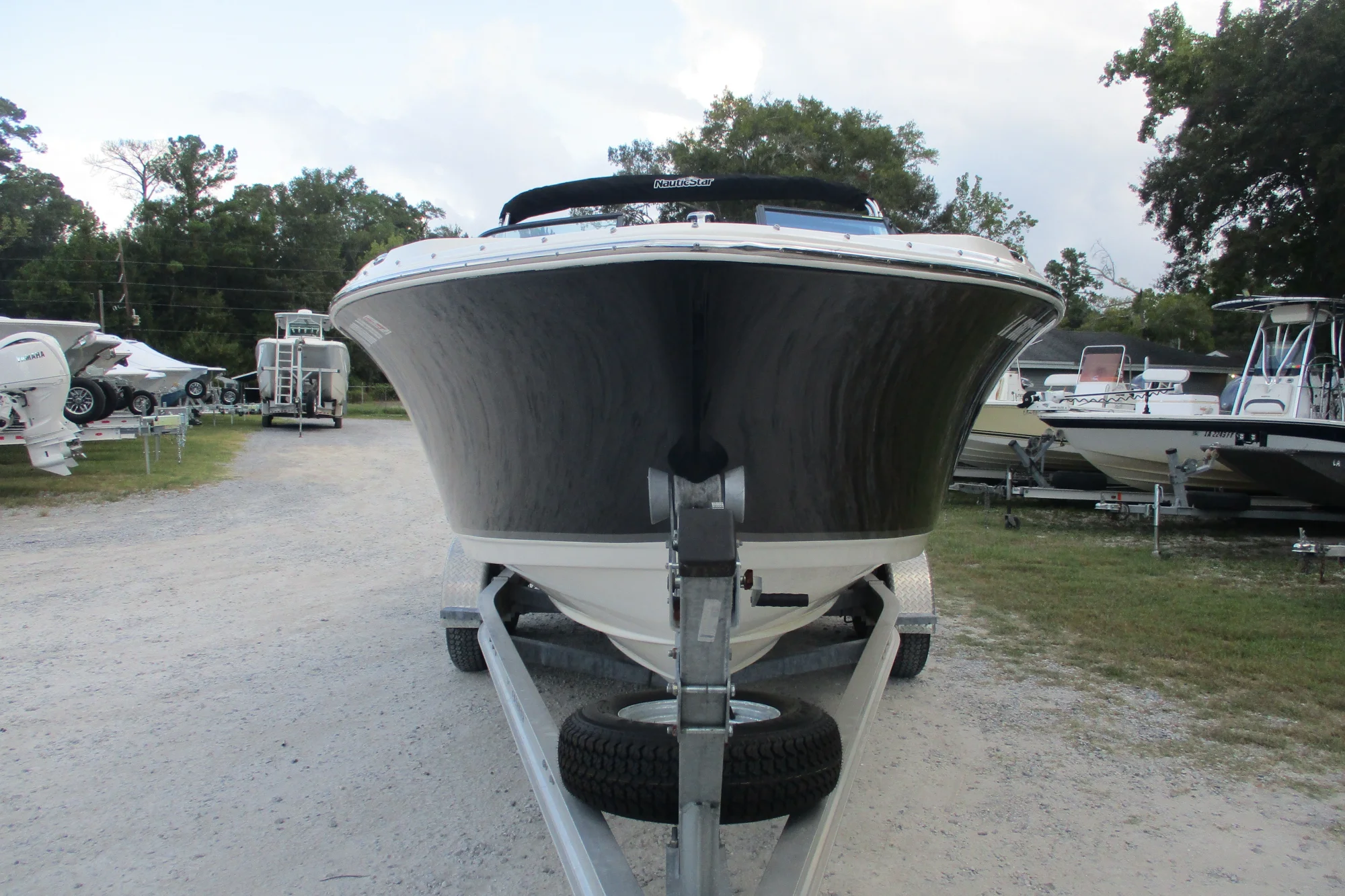 2020 NauticStar 2302 Legacy Dual Console - Image 3
